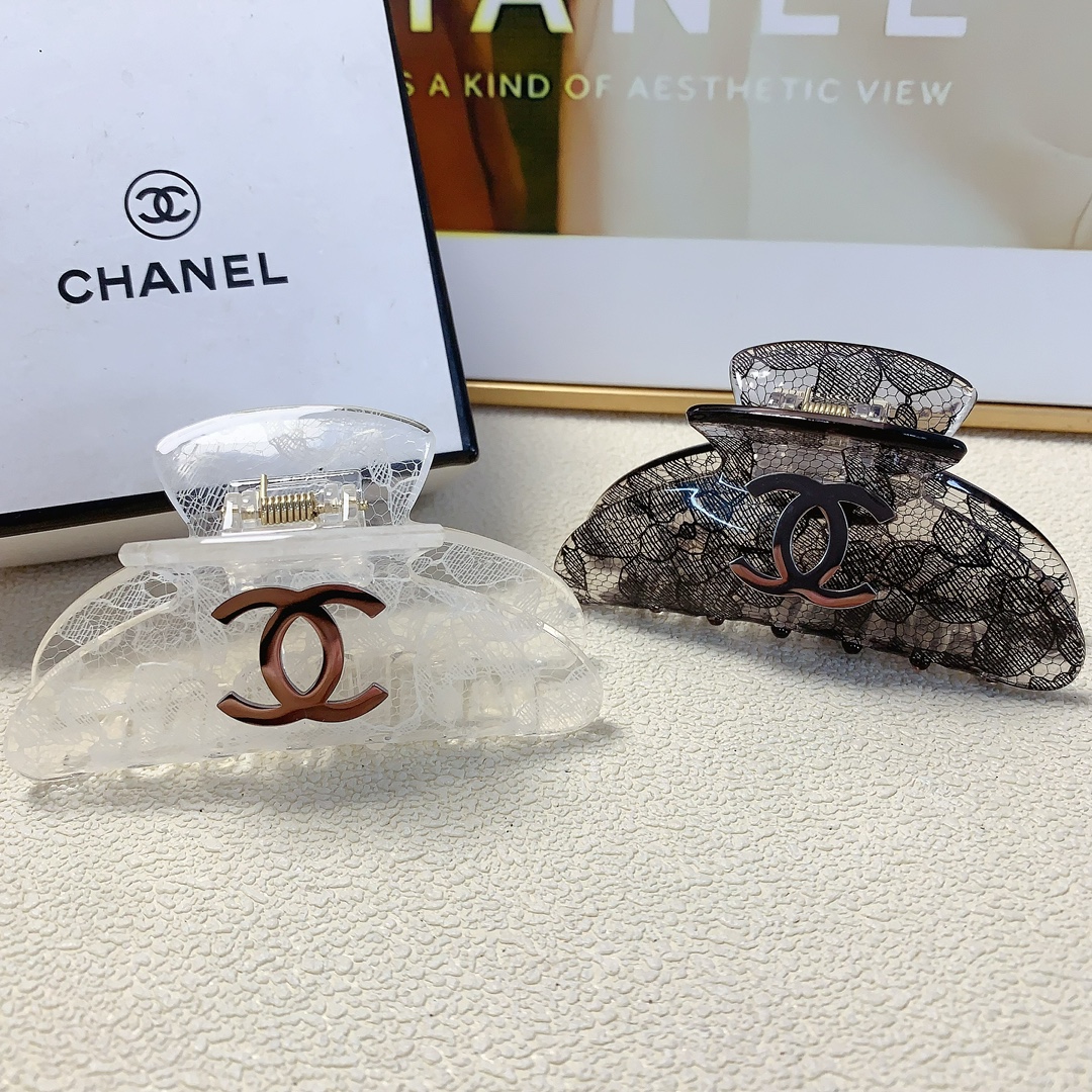 NO:279499,Chanel Xiaoxiang Chanel hairpins, lace pattern titanium steel logo clips, versatile temperament, daily exquisite items, must-have items for fairies, treasure style, recommended style for closed eyes (single) hair accessories, hairpins, chanel, hairpins19860909chanel小香 chanel发夹 蕾丝纹钛钢logo抓夹 气质百搭 日常精致小单品 小仙女必入单品 宝藏款 闭眼入推荐款（单个）发饰,发夹,chanel,hairpins,accessory