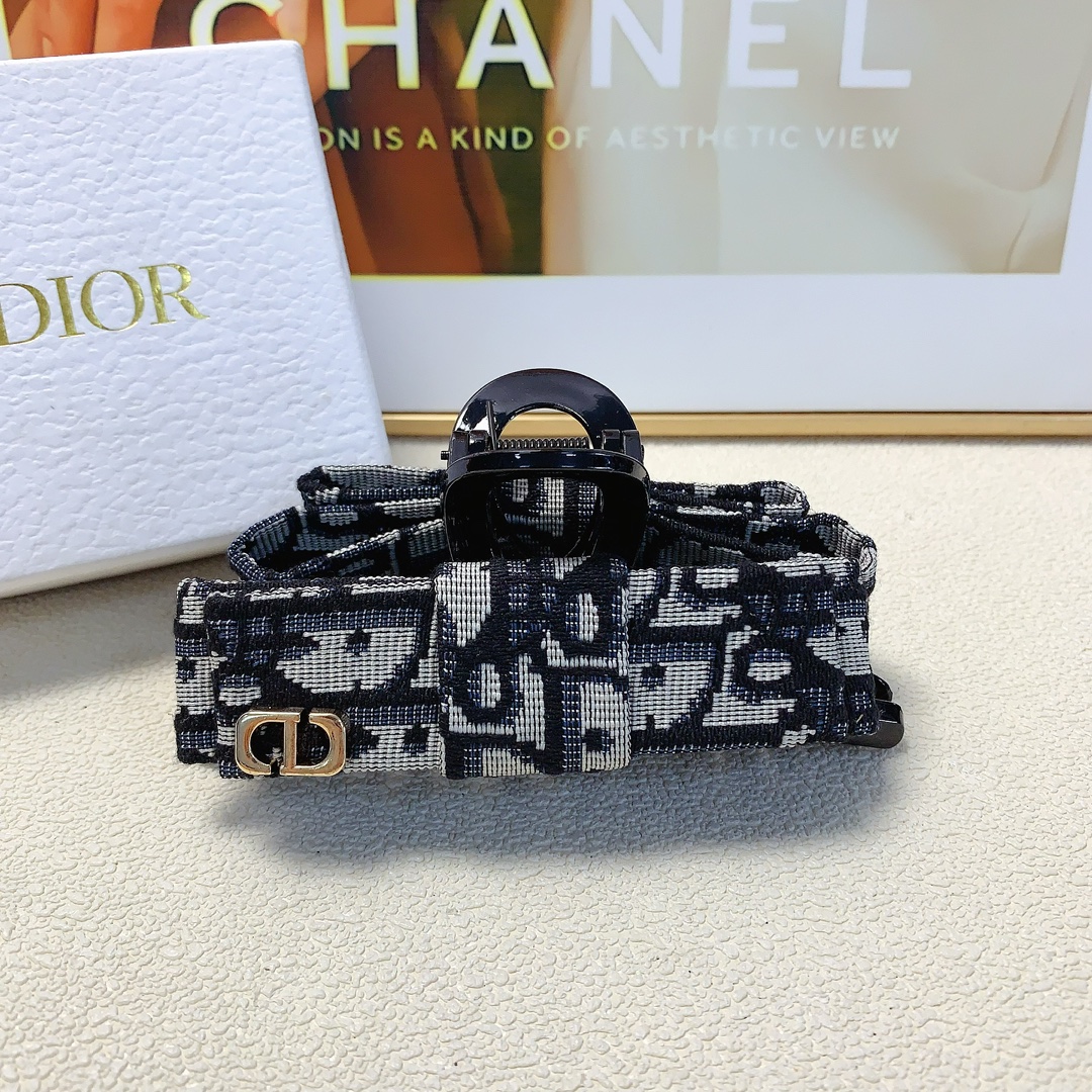 NO:279767,DIOR Dior clips, popular presbyopia bow logo clips, versatile temperament, daily exquisite items, must-have items for fairies, treasure style, recommended style for closed eyes (single hairband box) hair accessories, hairpins, dior, dior, hairpins19860909DIOR迪奥 Dior抓夹 爆款老花蝴蝶结logo抓夹 气质百搭 日常精致小单品 小仙女必入单品 宝藏款 闭眼入推荐款（单个配发箍盒）发饰,发夹,dior,dior,hairpins,accessory