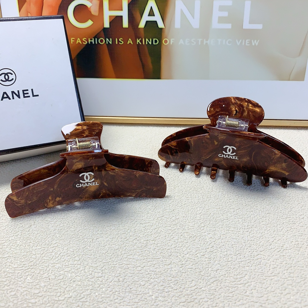 NO:279990,Chanel Xiaoxiang Chanel clip, acetic acid logo clip, versatile temperament, daily exquisite items, must-have items for fairies, treasure style, recommended style for closed eyes (single) hair accessories, hairpins, chanel, hairpins19860909chanel小香 chanel抓夹 醋酸logo抓夹 气质百搭 日常精致小单品 小仙女必入单品 宝藏款 闭眼入推荐款（单个）发饰,发夹,chanel,hairpins,accessory