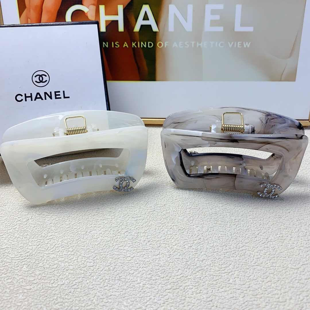 NO:279996,Chanel Xiaoxiang Chanel clip Square acetic acid logo clip All-matched temperament Everyday exquisite items A must-have item for fairies Treasure style Recommended style for closed eyes (single) hair accessories, hairpins, chanel, hairpins19860909chanel小香 chanel抓夹 方形醋酸logo抓夹 气质百搭 日常精致小单品 小仙女必入单品 宝藏款 闭眼入推荐款（单个）发饰,发夹,chanel,hairpins,accessory