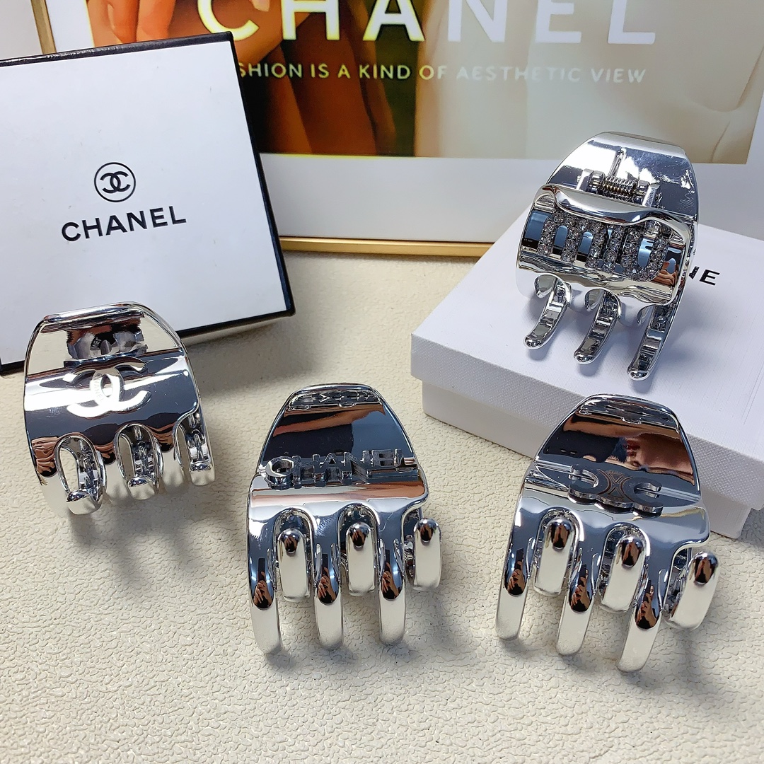 NO:280009,Chanel Xiaoxiang Celine Miumiu Titanium steel logo clips Temperament and versatile daily exquisite items Little fairy must-have items Treasure style Close eyes recommended (single) hair accessories, hairpins, celine, celine, chanel, miumiu, hairpins19860909chanel小香 celine赛琳 miumiu缪缪 钛钢logo抓夹 气质百搭 日常精致小单品 小仙女必入单品 宝藏款 闭眼入推荐款（单个）发饰,发夹,celine,celine,chanel,miumiu,hairpins,accessory