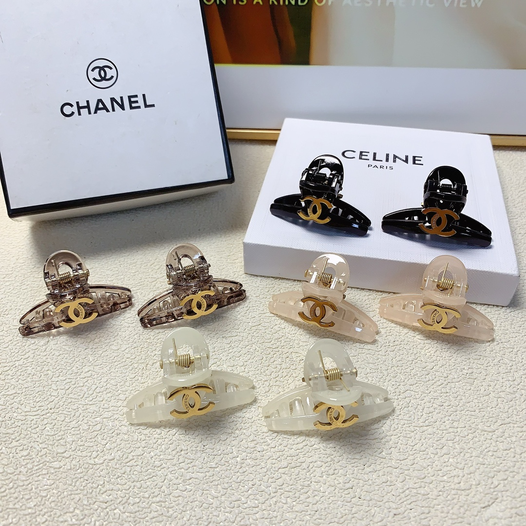 NO:280000,Chanel Xiaoxiang Chanel clip titanium steel logo clip Korean version small edge clip Exquisite little fairy must-in item Treasure style Close eyes recommended (one pair) hair accessories, hairpins, chanel, hairpins19860909chanel小香 chanel抓夹 钛钢logo抓夹韩版小边夹 精致小仙女必入单品 宝藏款 闭眼入推荐款（一对）发饰,发夹,chanel,hairpins,accessory