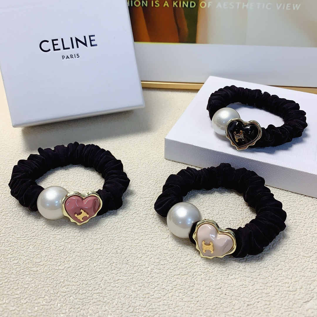 NO:280051,celine Arc de Triomphe rubber band Pearl logo rubber band hair ring Daily exquisite items Temperament versatile little fairy must-have items Treasure style Close eyes recommended (single) hair accessories, hairpins, celine, celine, hairpins19860909celine赛琳 凯旋门皮筋 珍珠logo皮筋发圈 日常精致小单品 气质百搭小仙女必入单品 宝藏款 闭眼入推荐款（单个）发饰,发夹,celine,celine,hairpins,accessory