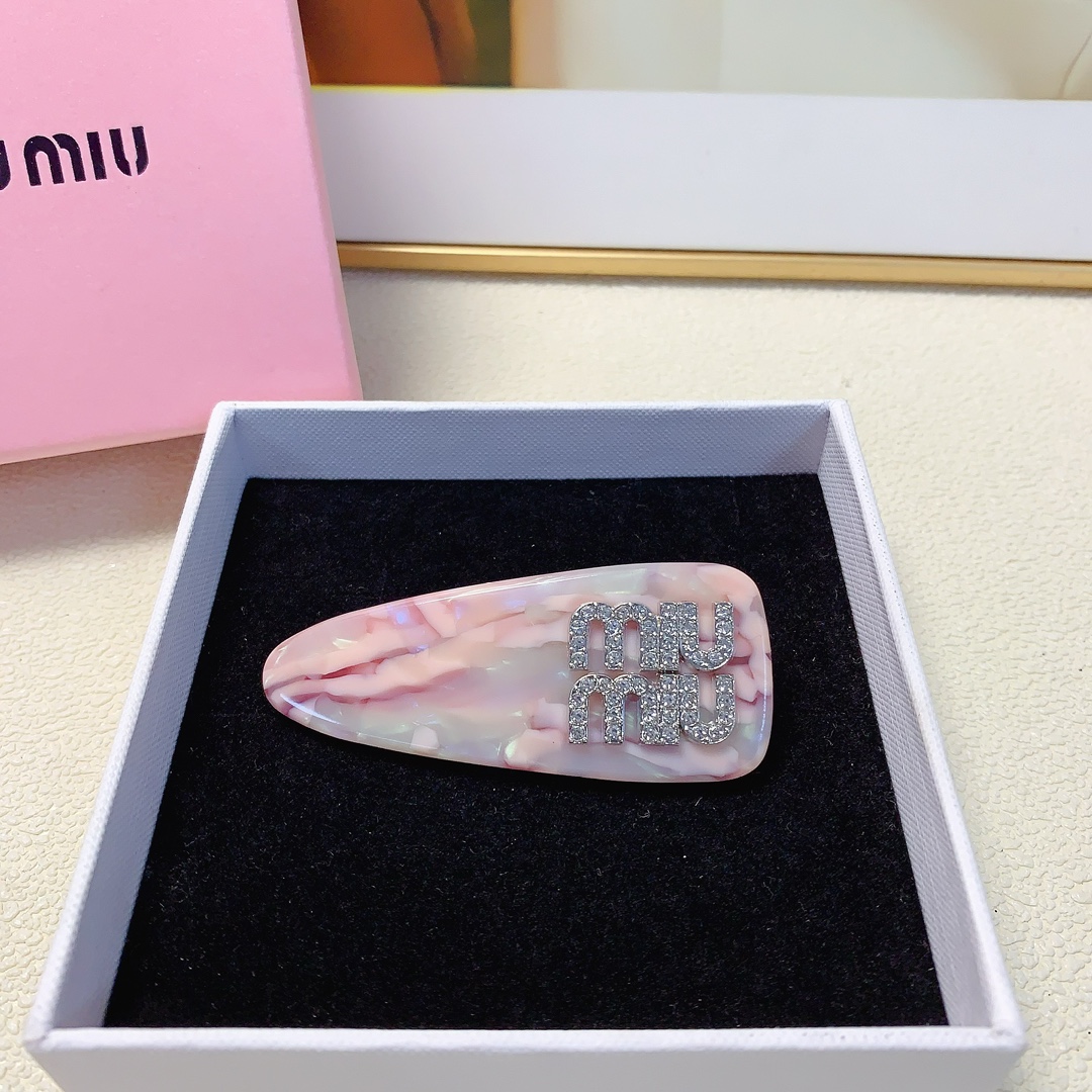 NO:280214,Miumiu Miumiu hairpin, acetic acid logo edge clip, press clip, temperament and versatile, little fairy must-apply, treasure style, recommended style for closed eyes (single) hair accessories, hairpins, miumiu, hairpins19860909miumiu缪缪 miumiu发夹 醋酸logo边夹压夹气质百搭小仙女必入单品 宝藏款 闭眼入推荐款（单个）发饰,发夹,miumiu,hairpins,accessory