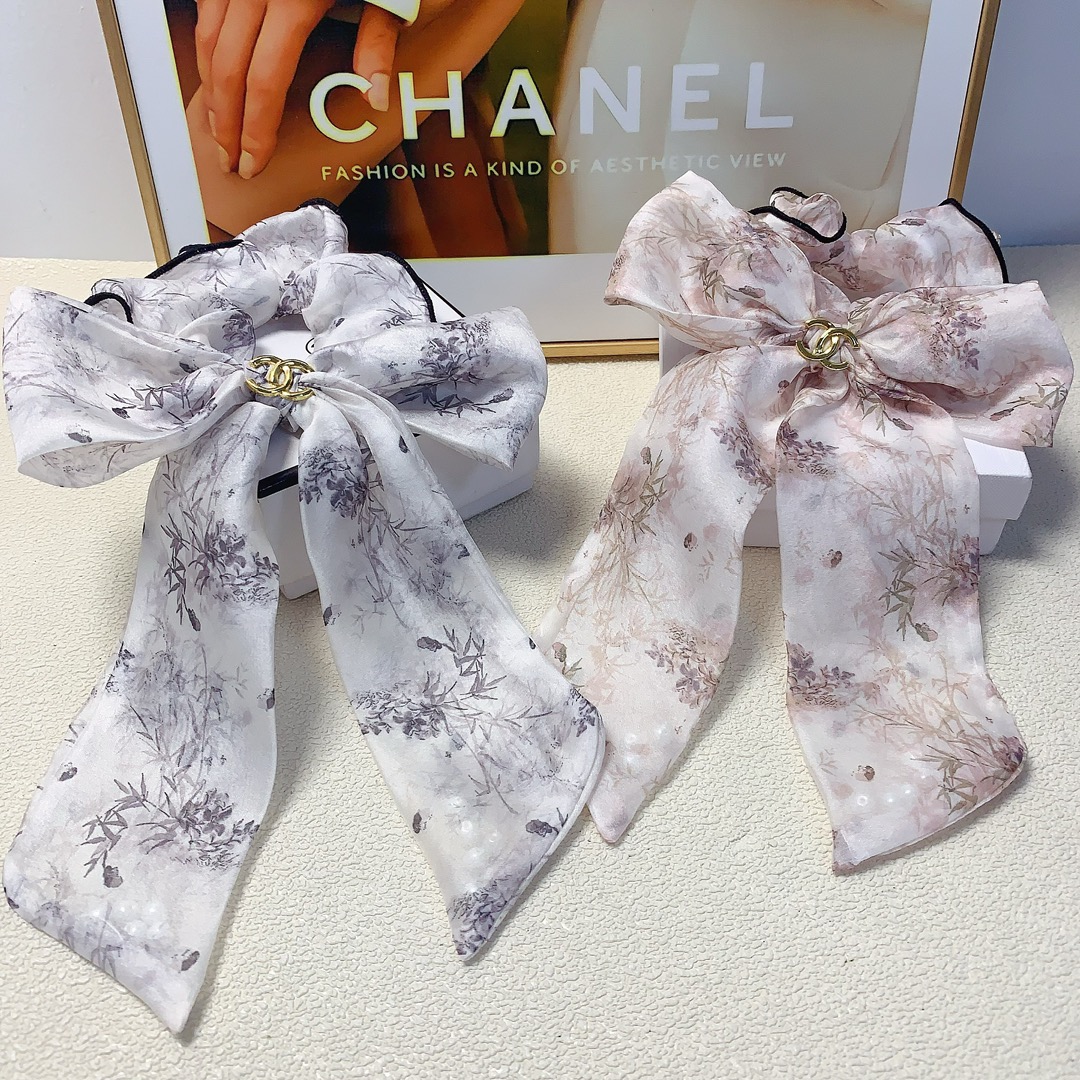 NO:280249,Chanel Xiaoxiang Chanel rubber band Chinese style bow ribbon logo rubber band hair ring daily exquisite items Temperament versatile little fairy must-have items Treasure style Close eyes recommended (single) hair accessories, hairpins, chanel, hairpins19860909Chanel小香 Chanel皮筋 国风蝴蝶结飘带logo皮筋发圈 日常精致小单品 气质百搭小仙女必入单品 宝藏款 闭眼入推荐款（单个）发饰,发夹,chanel,hairpins,accessory