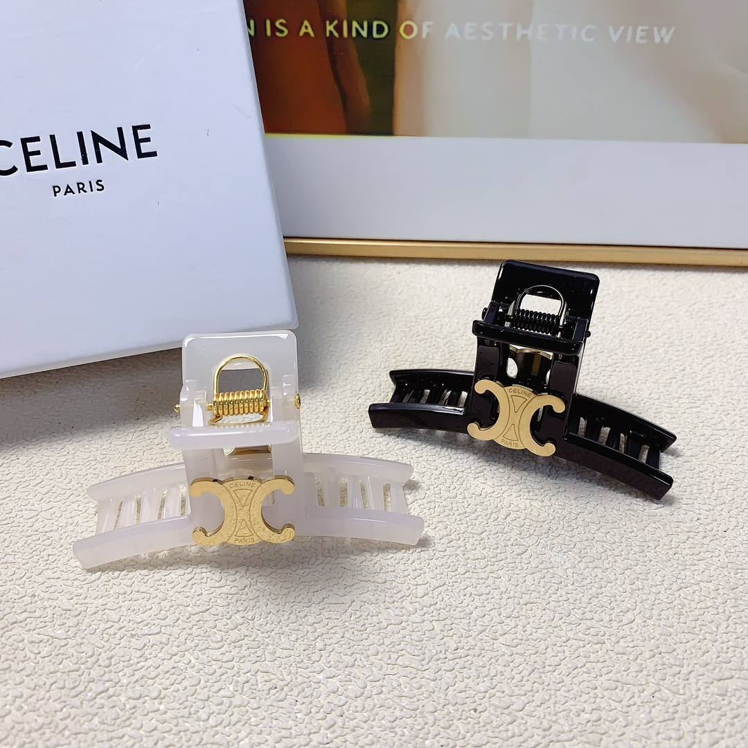 NO:280685,celine Celine Arc de Triomphe clip titanium steel logo clip versatile temperament and exquisite daily items. Must-in-place items for fairies. Treasure style. Recommended style for closed eyes (single) hair accessories, hairpins, celine, celine, hairpins19860909celine赛琳 凯旋门抓夹 钛钢logo抓夹 气质百搭 日常精致小单品 小仙女必入单品 宝藏款 闭眼入推荐款（单个）发饰,发夹,celine,celine,hairpins,accessory
