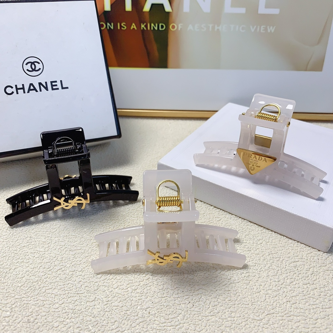 NO:280688,YSL Saint Laurent Poplar Scratch Clip Titanium Steel Logo Clip Temperament versatile daily exquisite items Little fairy must-have items Treasure style Close eyes recommended (single) hair accessories, hairpins, saint laurent, saint laurent, hairpins19860909YSL圣罗兰 杨树林抓夹 钛钢logo抓夹 气质百搭 日常精致小单品 小仙女必入单品 宝藏款 闭眼入推荐款（单个）发饰,发夹,saint laurent,saint laurent,hairpins,accessory