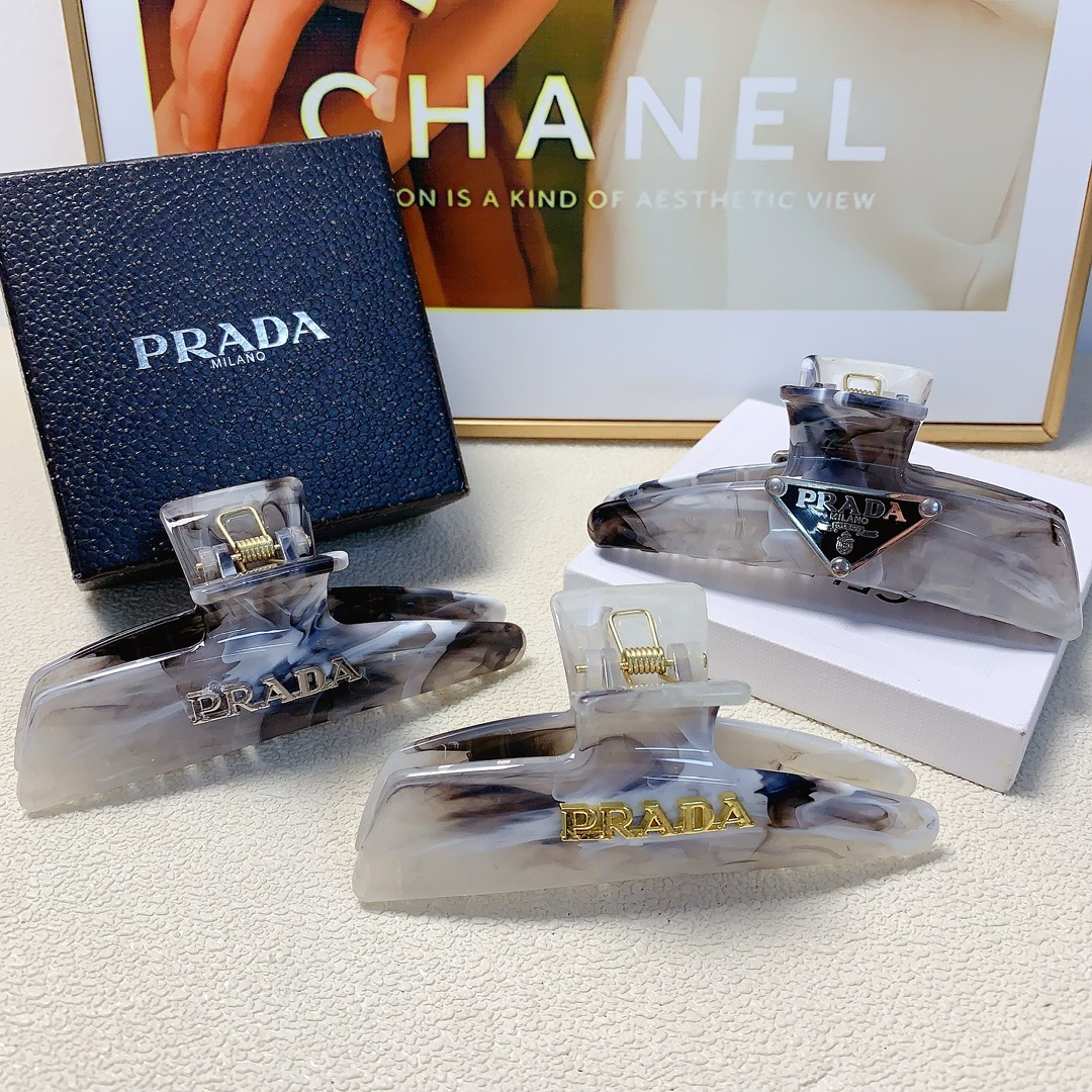 NO:280696,Prada Prada clips, acetic acid ink and wash logo clips, versatile temperament, daily exquisite items, must-have items for fairies, treasure style, recommended style for closed eyes (single with hairband box), hair accessories, hairpins, prada, prada, hairpins19860909Prada普拉达 Prada抓夹 醋酸水墨风logo抓夹 气质百搭 日常精致小单品 小仙女必入单品 宝藏款 闭眼入推荐款（单个配发箍盒）发饰,发夹,prada,prada,hairpins,accessory