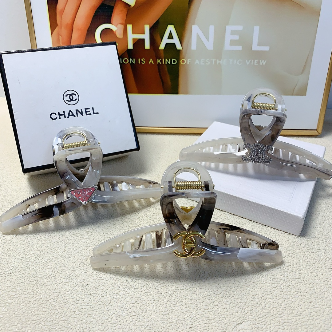 NO:280492,Prada Chanel Xiaoxiang Celine Celine Acetate ink and wash logo clips Every matching Temperament Everyday exquisite items Little fairy must-have items Treasure model Closed eyes Recommended models (single with hairband box) Hair accessories, hairpins, celine, celine, chanel, prada, prada, hairpins19860909Prada普拉达 chanel小香 celine赛琳 醋酸水墨风logo抓夹 气质百搭 日常精致小单品 小仙女必入单品 宝藏款 闭眼入推荐款（单个配发箍盒）发饰,发夹,celine,celine,chanel,prada,prada,hairpins,accessory