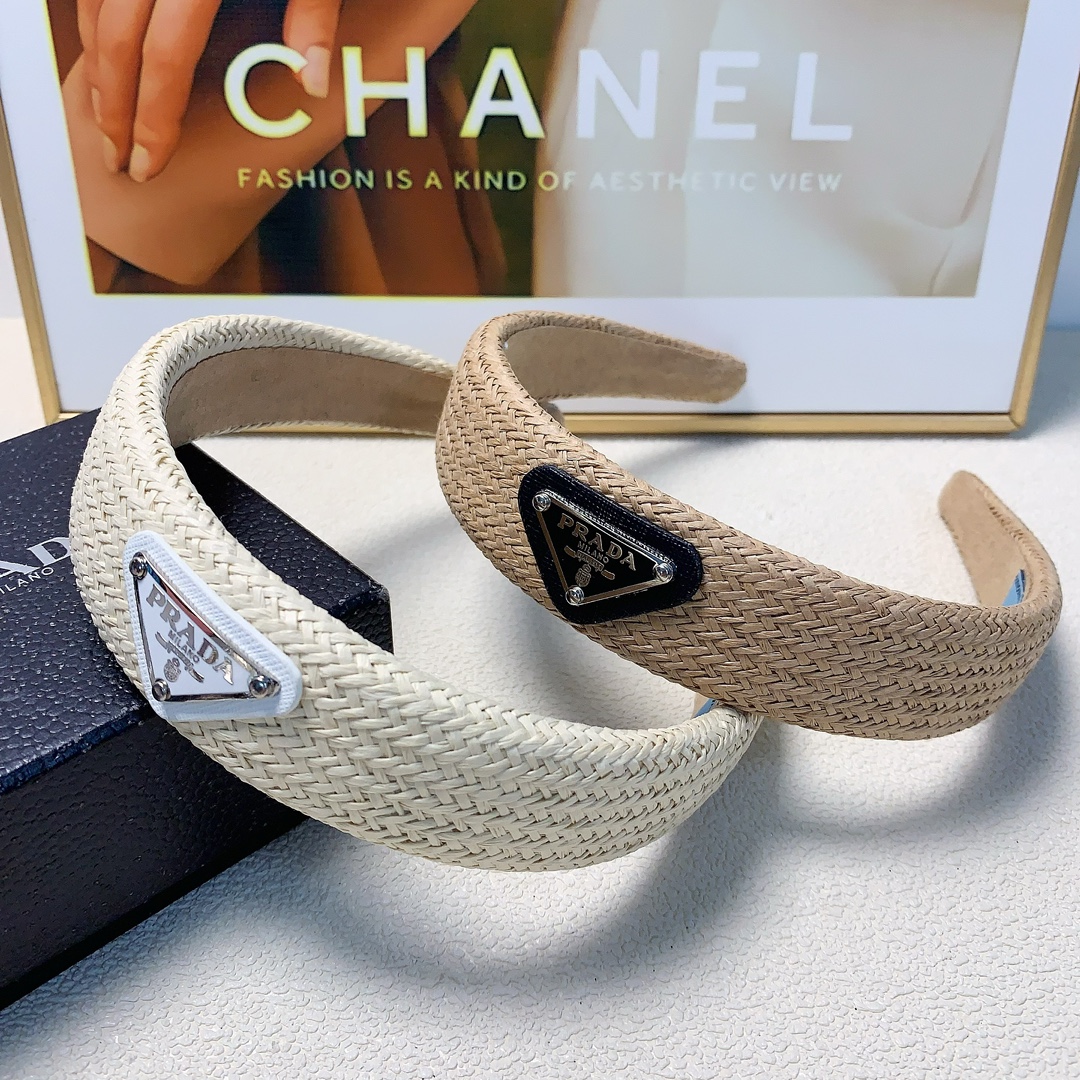 NO:280947,Prada Prada hairband woven Rafia Triangle brand simple hairband A must-have artifact for summer temperament and versatile little fairy must-have item Treasure model Closed eyes recommended (single) hair accessories, hairpins, prada, prada, hairpins19860909Prada普拉达 Prada发箍 编织拉菲草三角牌简约发箍 夏日必备神器气质百搭小仙女必入单品 宝藏款 闭眼入推荐款（单个）发饰,发夹,prada,prada,hairpins,accessory