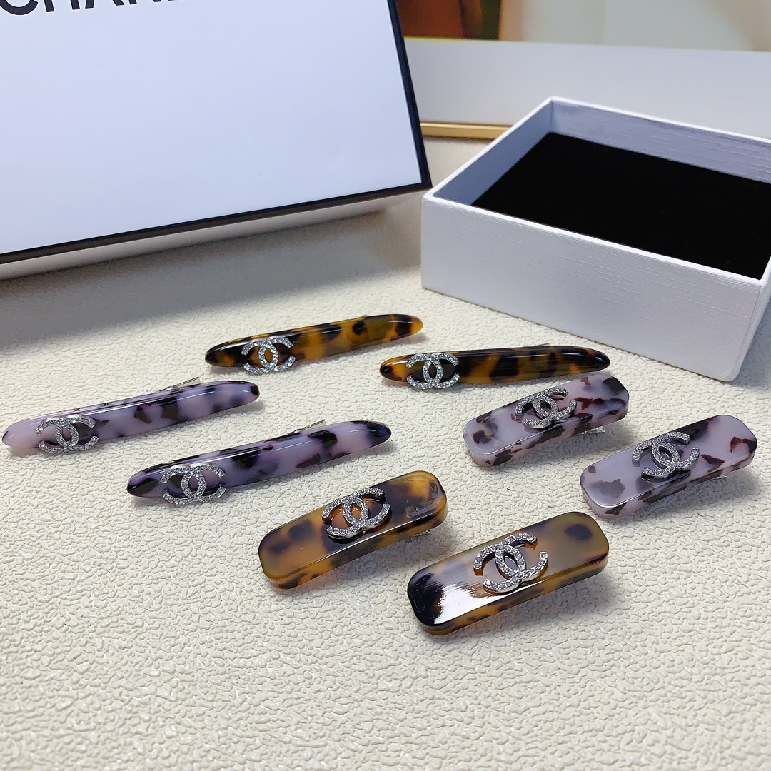 NO:280948,Chanel Xiaoxiang Chanel press clip, acetate leopard print logo press clip edge clip bang clip daily exquisite small items, temperament and versatile little fairy must-have items, treasure style, closed eyes and recommended style (one pair) hair accessories, hairpins, chanel, hairpins19860909chanel小香 chanel压夹 醋酸豹纹logo压夹边夹刘海夹日常精致小单品 气质百搭小仙女必入单品 宝藏款 闭眼入推荐款（一对）发饰,发夹,chanel,hairpins,accessory