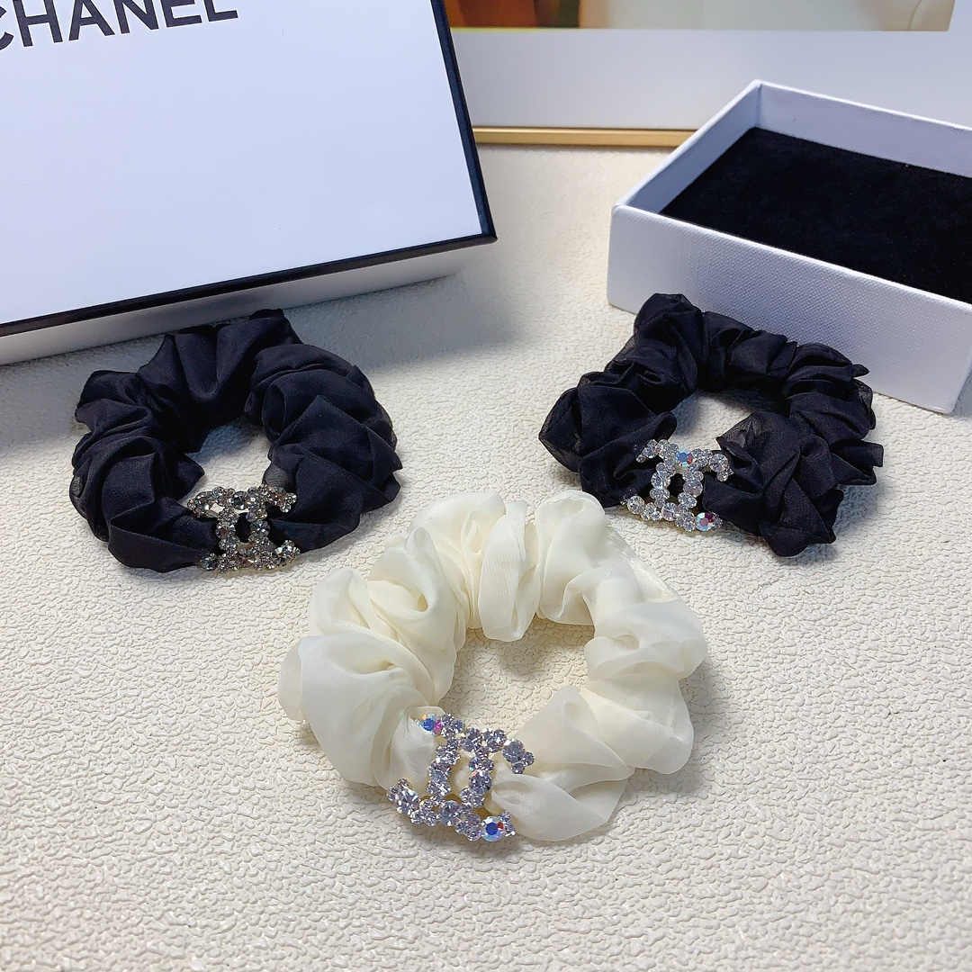 NO:280957,Chanel Xiaoxiang Chanel rubber band Organya Czech diamond logo rubber band hair ring daily exquisite small items temperament versatile little fairy must-in item Treasure style Close eyes recommended (single) hair accessories, hairpins, chanel, hairpins19860909chanel小香 chanel皮筋 欧根纱捷克钻logo皮筋发圈日常精致小单品气质百搭小仙女必入单品 宝藏款 闭眼入推荐款（单个）发饰,发夹,chanel,hairpins,accessory