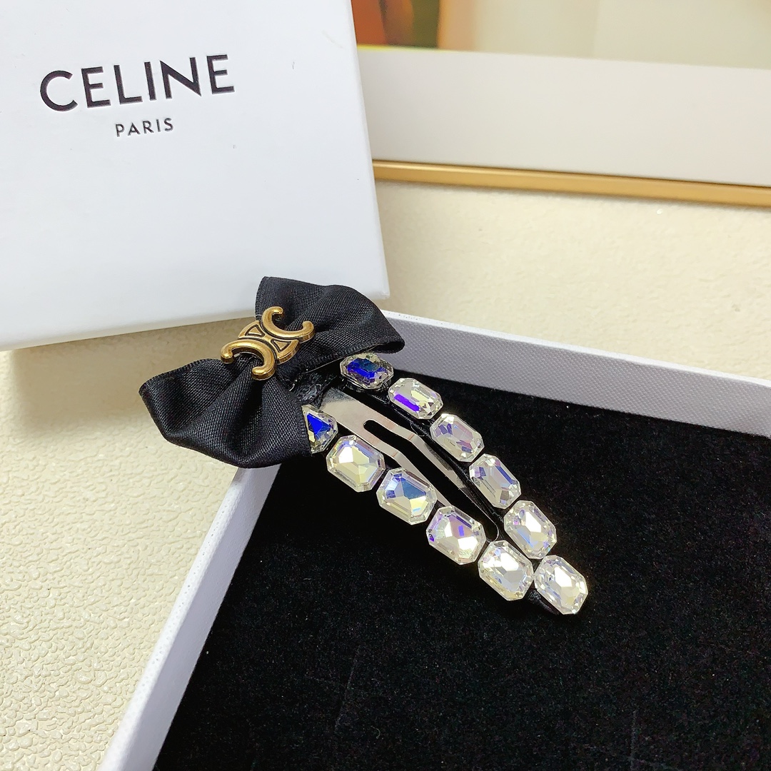 NO:280997,celine celine hair clip Arc de Triomphe Czech diamond logo edge clip BB clip Temperament versatile little fairy must-in-one item Treasure style Close eyes recommended (single) hair accessories, hair clips, celine, celine, hairpins19860909celine赛琳 celine发夹 凯旋门捷克钻logo边夹BB夹 气质百搭小仙女必入单品 宝藏款 闭眼入推荐款（单个）发饰,发夹,celine,celine,hairpins,accessory