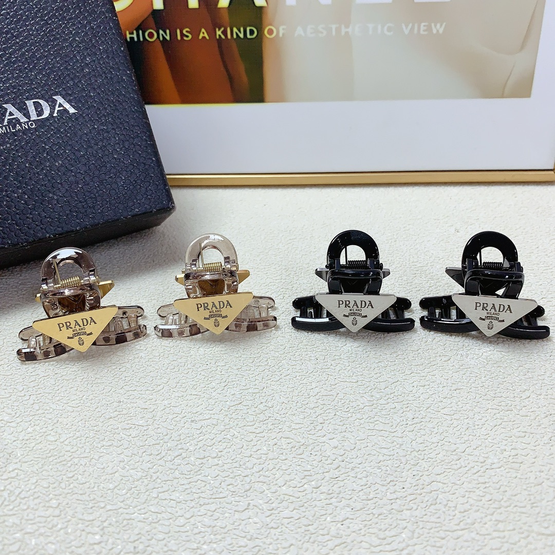 NO:281001,Prada Prada clip Triangle brand titanium steel logo clip Korean version small edge clip Exquisite little fairy must-in item Treasure model Close eyes recommended (one pair) hair accessories, hairpins, prada, prada, hairpins19860909Prada普拉达 Prada抓夹 三角牌钛钢logo抓夹韩版小边夹 精致小仙女必入单品 宝藏款 闭眼入推荐款（一对）发饰,发夹,prada,prada,hairpins,accessory
