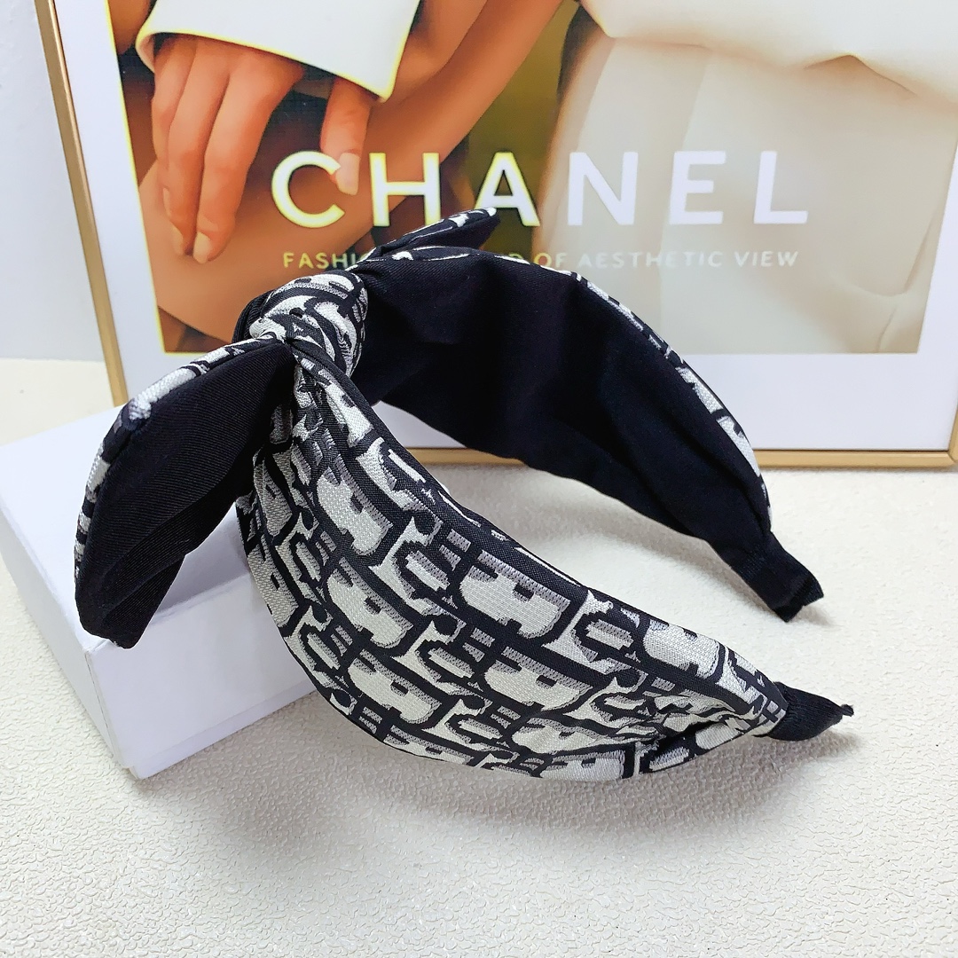 NO:281014,Dior Dior headband bow letter logo simple headband, temperament versatile little fairy must-have item Treasure style Close eyes recommended (single) hair accessories, hairpins, dior, dior, hairpins19860909Dior迪奥 Dior发箍 蝴蝶结字母logo简约发箍 气质百搭小仙女必入单品 宝藏款 闭眼入推荐款（单个）发饰,发夹,dior,dior,hairpins,accessory