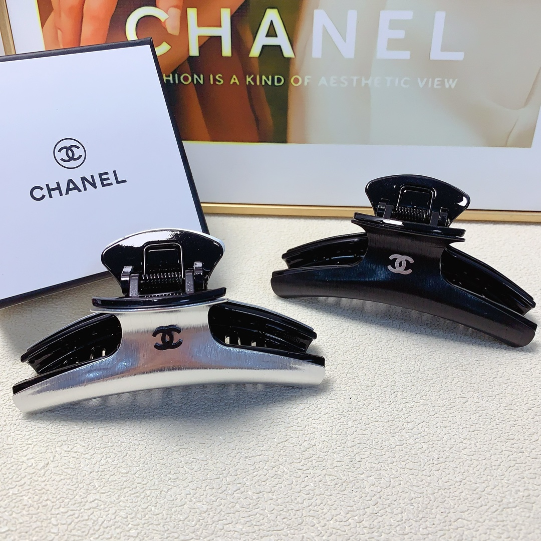NO:281202,Chanel Xiaoxiang Chanel clip metal matte simple logo clip temperament versatile daily exquisite small items must-in-place for the little fairy treasure style recommended (single) hair accessories, hairpins, chanel, hairpins19860909chanel小香 chanel抓夹 金属磨砂简约logo抓夹气质百搭日常精致小单品小仙女必入单品 宝藏款 闭眼入推荐款（单个）发饰,发夹,chanel,hairpins,accessory
