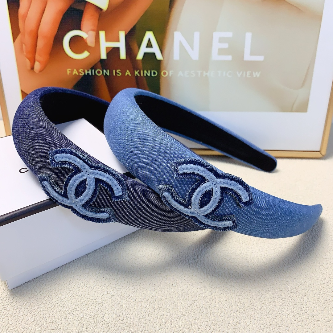 NO:281342,CHANEL Xiaoxiang CHANEL hairband Denim logo hairband Temperament versatile little fairy must-have item, full of celebrity style ~ treasure style, recommended style for closed eyes (single) hair accessories, hairpins, chanel, hairpins19860909CHANEL小香 CHANEL发箍 牛仔布logo发箍 气质百搭小仙女必入单品 名媛风十足～宝藏款 闭眼入推荐款（单个）发饰,发夹,chanel,hairpins,accessory