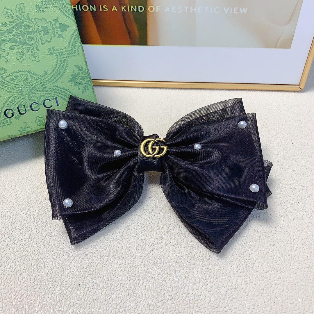 NO:281587,Gucci Gucci Hairpins Organya bow-tie pearl logo hair clip spring clips Three-dimensional temperament Fashion and versatile little fairy must-in-one items Closed eyes recommended (single) hair accessories, hair clips, gucci, gucci, hairpins19860909Gucci古驰 Gucci发夹 欧根纱蝴蝶结珍珠珍珠logo发夹弹簧夹 版型立体气质时尚百搭小仙女必入单品 闭眼入推荐款（单个）发饰,发夹,gucci,gucci,hairpins,accessory