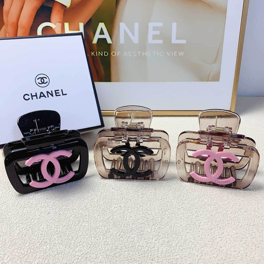 NO:281808,Chanel Xiaoxiang Chanel Clip New logo clip temperament versatile daily exquisite small items must-in for the little fairy Treasure style Close eyes recommended (single) hair accessories, hairpins, chanel, hairpins19860909chanel小香 chanel抓夹 新款logo抓夹气质百搭日常精致小单品小仙女必入单品 宝藏款 闭眼入推荐款（单个）发饰,发夹,chanel,hairpins,accessory
