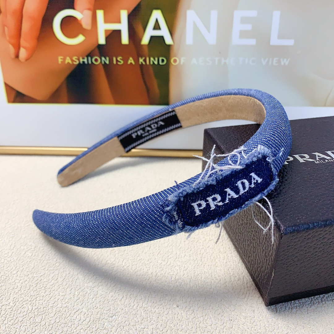 NO:281828,Prada Prada hairband Denim embroidered logo hairband European and American style versatile daily exquisite items Little fairy must-have items Treasure style Recommended style closed eyes (single hair accessories, hairpins, prada, prada, hairpins19860909Prada普拉达 Prada发箍 牛仔布刺绣logo发箍欧美风气质百搭 日常精致小单品 小仙女必入单品 宝藏款 闭眼入推荐款（单个发饰,发夹,prada,prada,hairpins,accessory