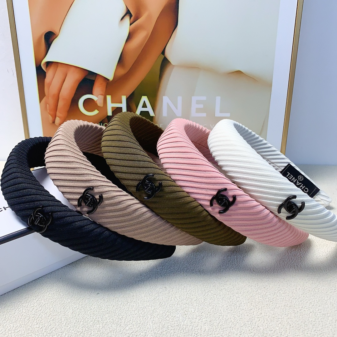 NO:282011,Chanel Xiaoxiang Chanel hairband New logo light luxury style hairband Daily exquisite items All-match temperament and versatile little fairy must-have items Full of celebrity style ~ Treasure style Close eyes recommended (single) hair accessories, hairpins, chanel, hairpins19860909chanel小香 chanel发箍 新款logo轻奢风发箍 日常精致小单品 气质百搭小仙女必入单品 名媛风十足～宝藏款 闭眼入推荐款（单个）发饰,发夹,chanel,hairpins,accessory