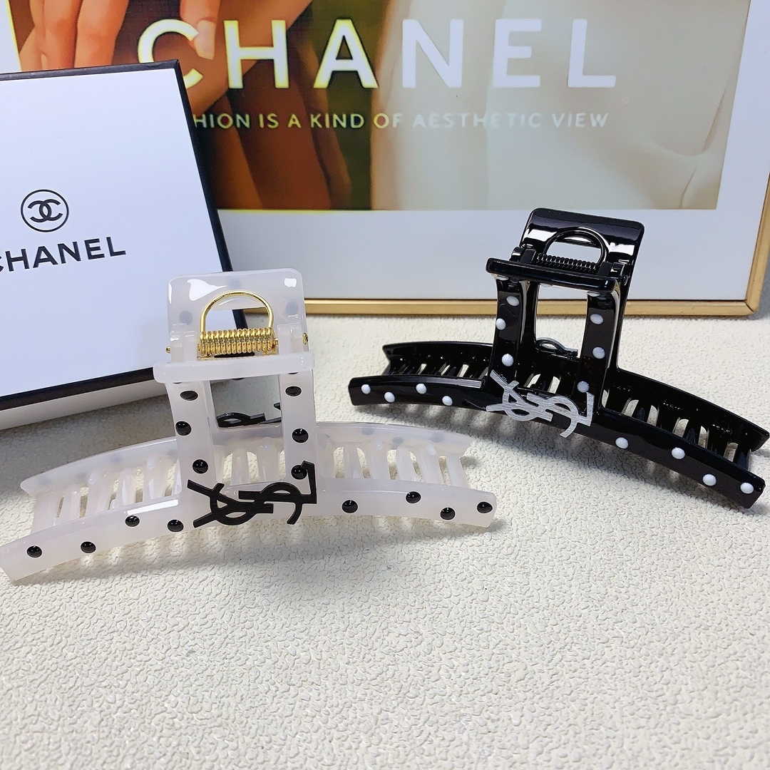 NO:282017,YSL Saint Laurent Poplar Scratch Clip Polka dot titanium steel logo clip temperament versatile daily exquisite small items must-in-one items for fairies Treasure model Closed eyes Recommended model (single with hairband box) hair accessories, hairpins, saint laurent, saint laurent, hairpins19860909YSL圣罗兰 杨树林抓夹 波点钛钢logo抓夹气质百搭日常精致小单品小仙女必入单品 宝藏款 闭眼入推荐款（单个配发箍盒）发饰,发夹,saint laurent,saint laurent,hairpins,accessory