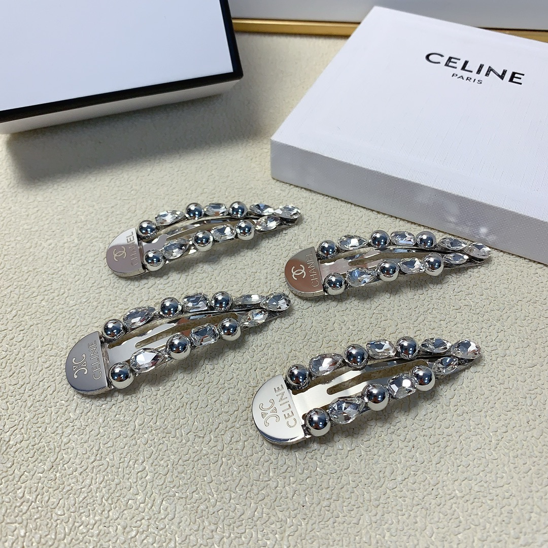 NO:282021,Chanel Xiaoxiang celine hair clip Czech diamond metal logo edge clip BB clip Temperament versatile little fairy must-have item Treasure style Close eyes recommended (one pair) hair accessories, hair clips, celine, chanel, hairpins19860909chanel小香 celine发夹 捷克钻金属logo边夹BB夹 气质百搭小仙女必入单品 宝藏款 闭眼入推荐款（一对）发饰,发夹,celine,chanel,hairpins,accessory