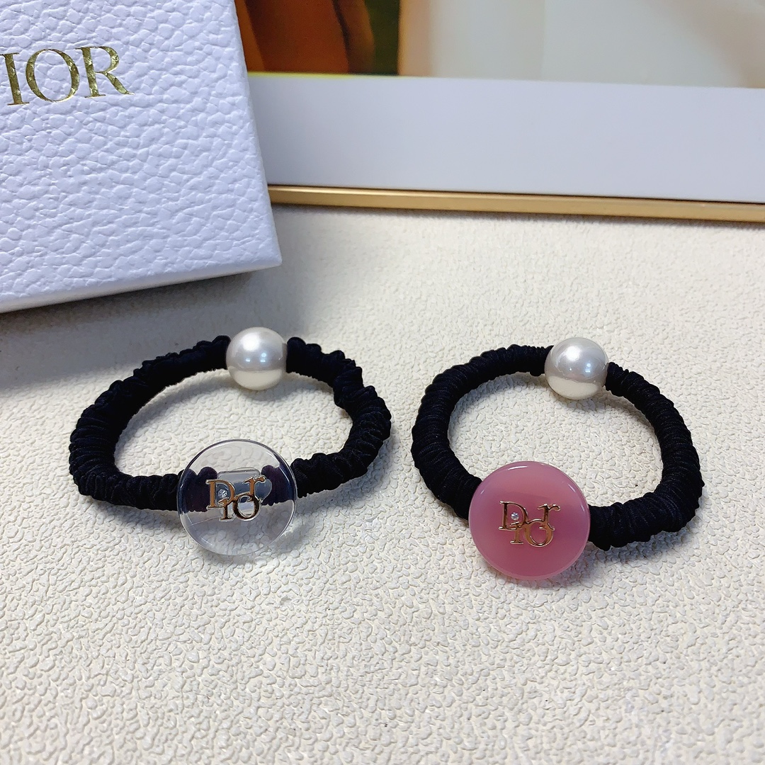 NO:282045,Dior Dior rubber band acetic acid logo pearl rubber band hair ring ~ Temperament versatile little fairy must-have item Treasure style Close eyes recommended (single) hair accessories, hairpins, dior, dior, hairpins19860909Dior迪奥 Dior皮筋 醋酸logo珍珠皮筋发圈 ～气质百搭小仙女必入单品 宝藏款 闭眼入推荐款（单个）发饰,发夹,dior,dior,hairpins,accessory