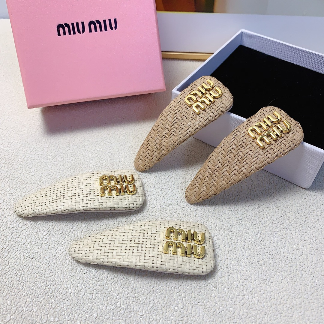 NO:282261,Miumiu Miumiu hairpin Rafia logo edge clip BB clip Temperament versatile little fairy must-have item Treasure style Close eyes recommended style (a pair of hair accessories, hairpins, miumiu, hairpins19860909miumiu缪缪 miumiu发夹 拉菲草logo边夹BB夹 气质百搭小仙女必入单品 宝藏款 闭眼入推荐款（一对发饰,发夹,miumiu,hairpins,accessory