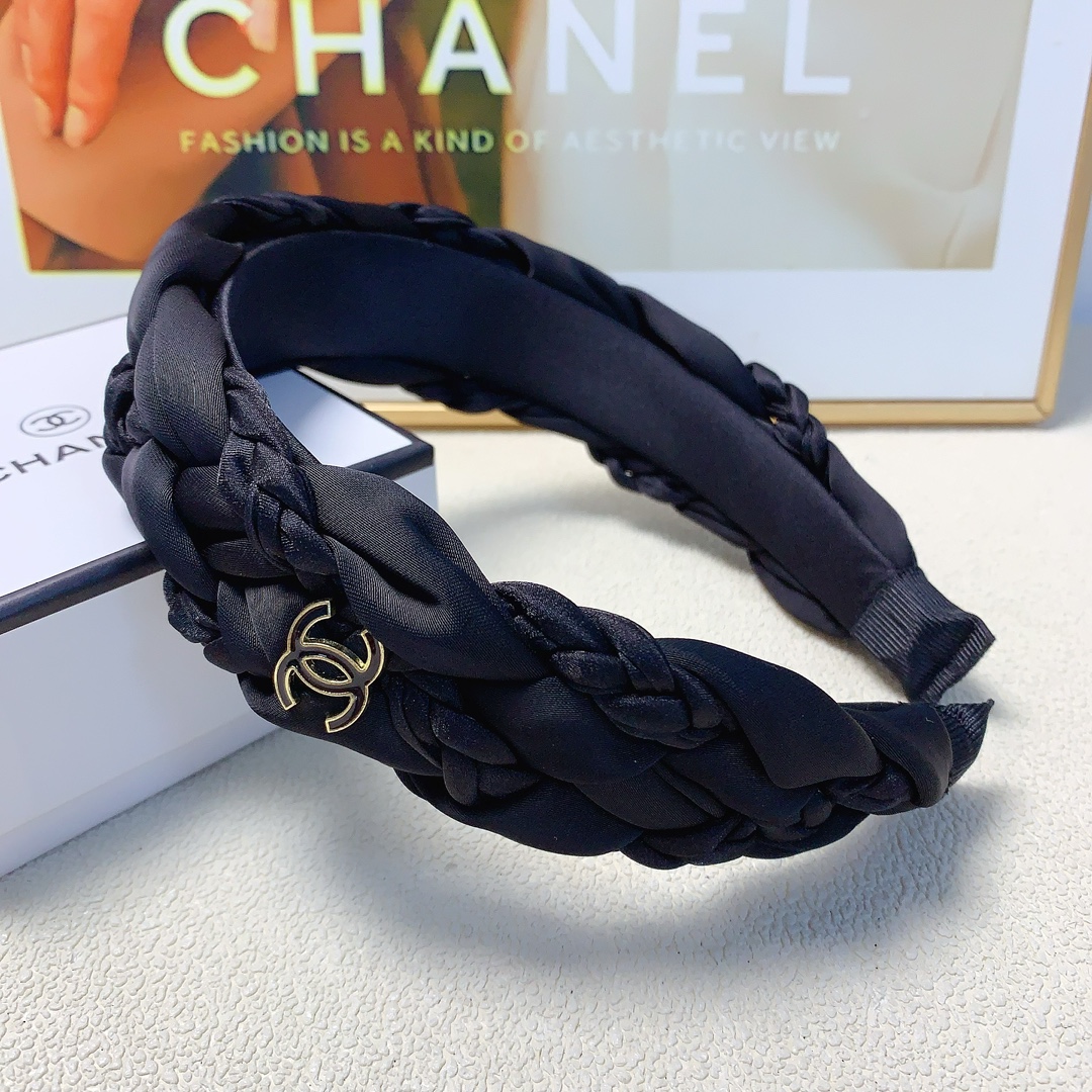 NO:282453,Chanel Xiaoxiang Chanel hairband New woven oil-dropping logo light luxury style hairband temperament versatile little fairy must-apply single product full of celebrity style ~ treasure style closed eyes recommended (single) hair accessories, hairpins, chanel, hairpins19860909chanel小香 chanel发箍 新款编织滴油logo轻奢风发箍气质百搭小仙女必入单品名媛风十足～宝藏款 闭眼入推荐款（单个）发饰,发夹,chanel,hairpins,accessory
