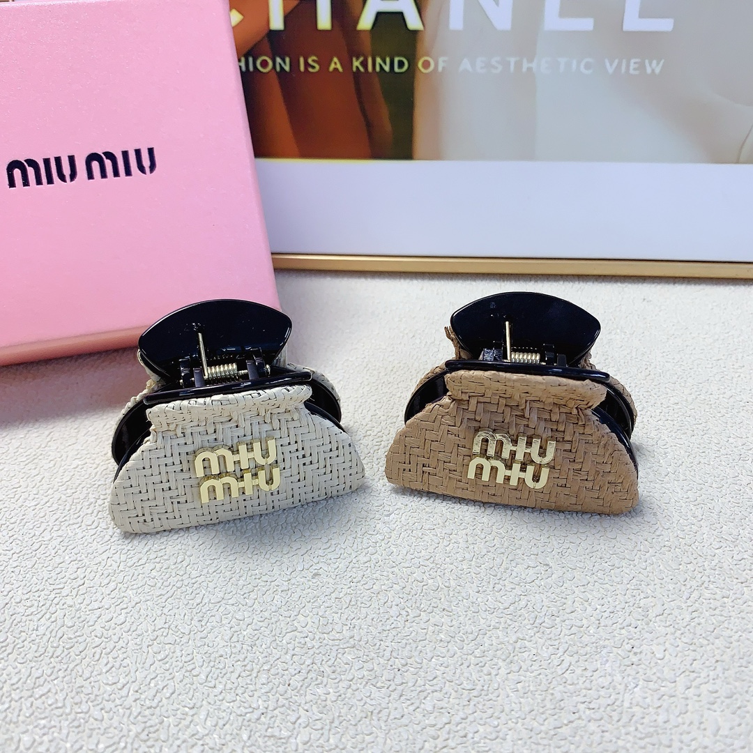 NO:282601,Miumiu Miumiu Miumiu clip Rafia logo clip versatile temperament, daily exquisite items, must-have items for fairies, treasure style, recommended style for closed eyes (single hair accessories, hairpins, miumiu, hairpins19860909miumiu缪缪 miumiu抓夹 拉菲草logo抓夹 气质百搭 日常精致小单品 小仙女必入单品 宝藏款 闭眼入推荐款（单个发饰,发夹,miumiu,hairpins,accessory