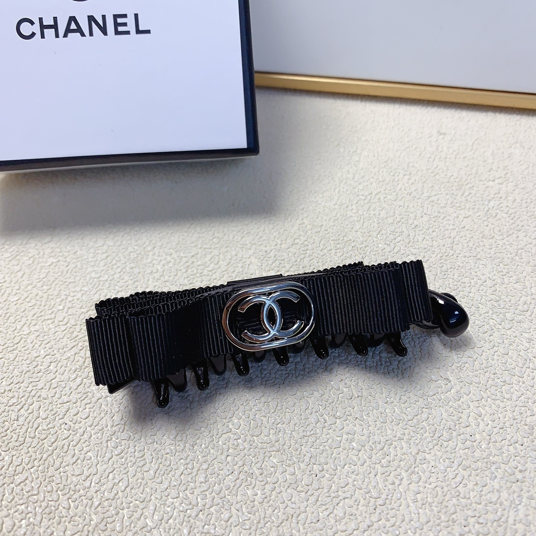 chanel小香chanel发夹新款logo香蕉夹气质百搭日常精致小单品小仙女必入单品宝藏款闭眼入推荐款