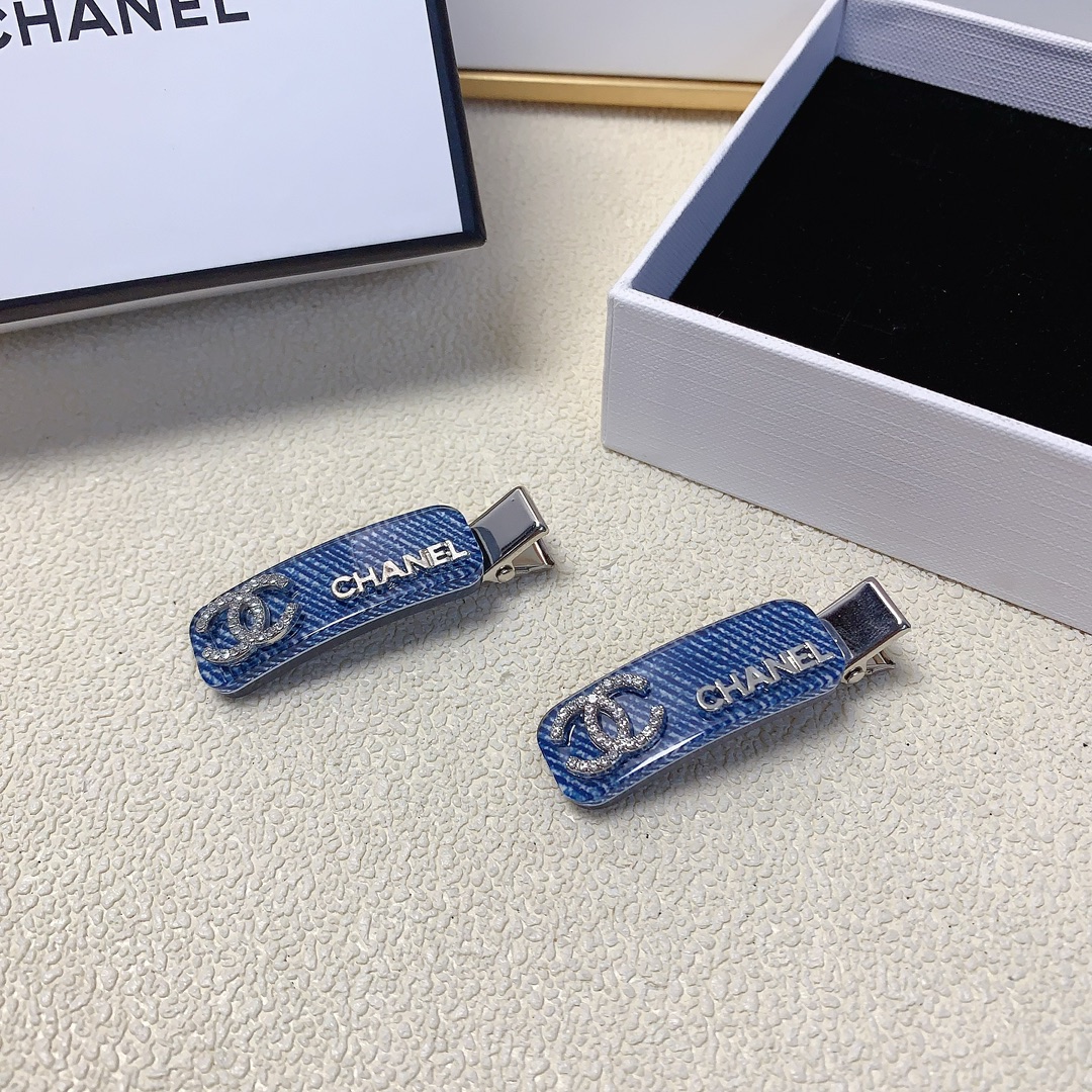 NO:283345,50 Chanel Xiaoxiang Chanel Pressing Clip Acetate Logo Pressing Clip Bangs Clip Daily Delicate Small Products Temperament Versatile Little Fairy Must-Entertainment Treasure Style Recommended Models Closed Eyes (Pair) Hairpins, Hairpins1986090950 chanel小香 chanel压夹 醋酸logo压夹边夹刘海夹日常精致小单品 气质百搭小仙女必入单品 宝藏款 闭眼入推荐款（一对）发夹,发夹,chanel,hairpins,accessory