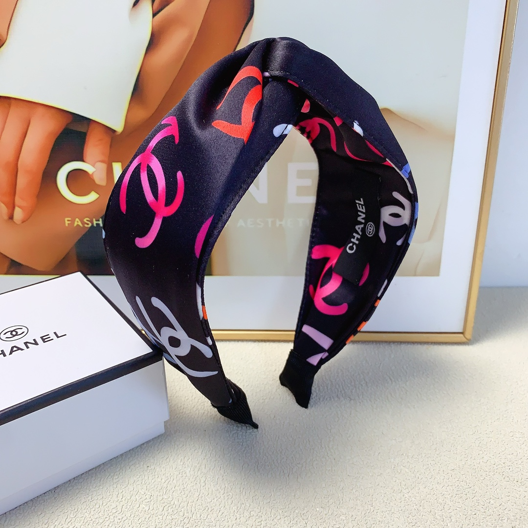 NO:282959,50chanel small fragrance chanel hairband New logo light luxury style hairband Daily exquisite items All-matched versatile little fairy must-have items Full of celebrity style ~ Treasure style Close eyes Recommended (single) hairpins, hairpins, chanel, hairpins1986090950chanel小香 chanel发箍 新款logo轻奢风发箍 日常精致小单品 气质百搭小仙女必入单品 名媛风十足～宝藏款 闭眼入推荐款（单个）发夹,发夹,chanel,hairpins,accessory