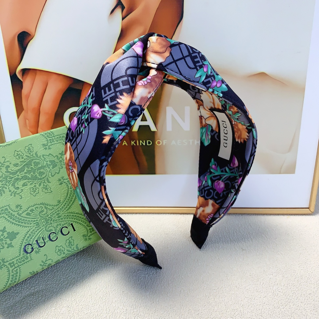 NO:282965,50 Gucci Gucci headband New logo light luxury style hairband Daily exquisite items All-match temperament and versatile little fairy must-have items Full of celebrity style ~ Treasure style Close eyes Recommended (single) hairpins, hairpins, gucci, gucci, gucci, hairpins1986090950 Gucci古驰 Gucci发箍 新款logo轻奢风发箍 日常精致小单品 气质百搭小仙女必入单品 名媛风十足～宝藏款 闭眼入推荐款（单个）发夹,发夹,gucci,gucci,hairpins,accessory