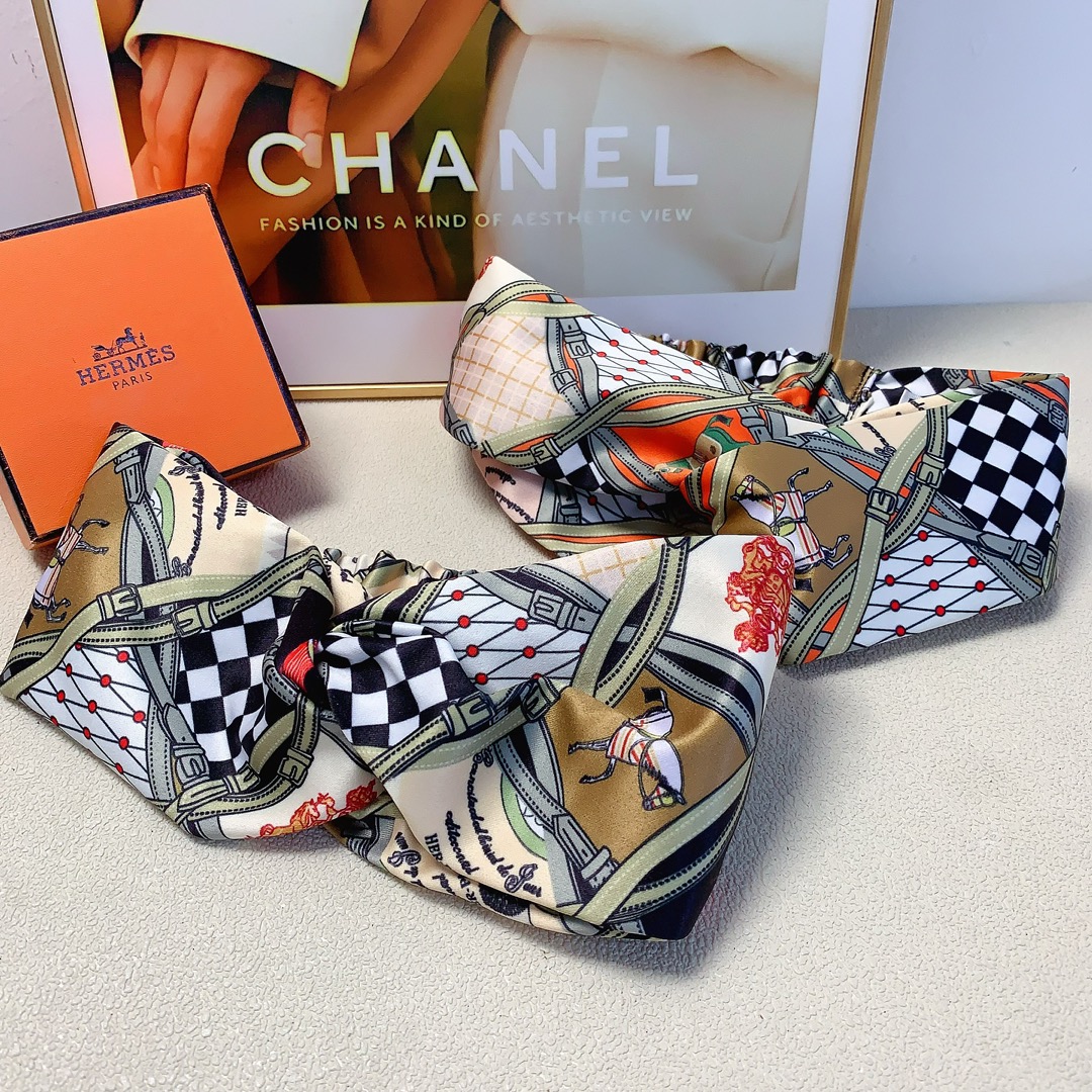 NO:282976,50 Hermes Hermes Hermes Hairband New Fashionable Hairband Hairband must-have artifact for summer temperament versatile little fairy must-in-one item Treasure model Close eyes recommended (single) hairpins, hairpins, hermes, hermes, hairpins1986090950 Hermes爱马仕 Hermes发带 新款时尚发带束发带夏日必备神器气质百搭小仙女必入单品 宝藏款 闭眼入推荐款（单个）发夹,发夹,hermes,hermes,hairpins,accessory
