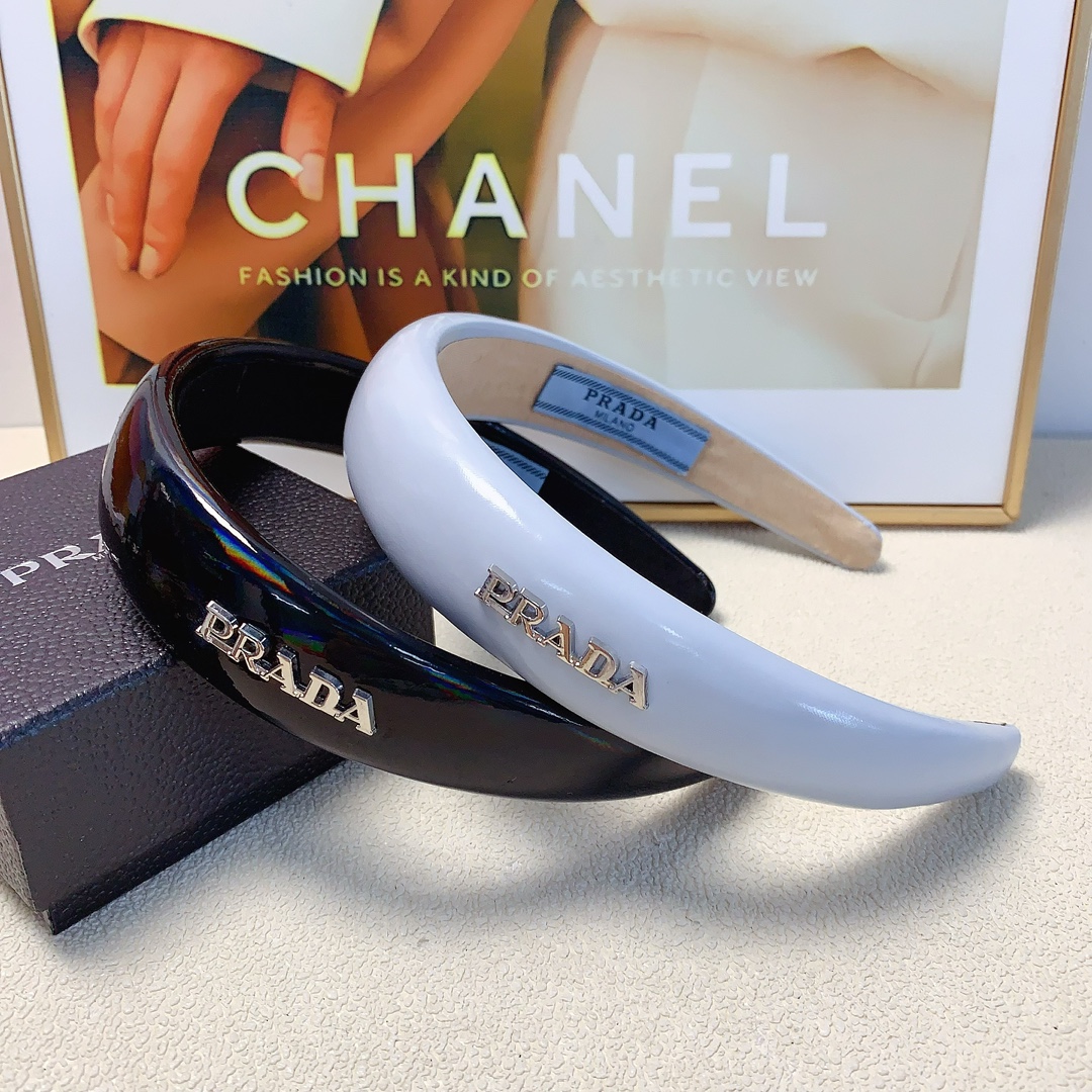 NO:300383,45 rada rada headband New simple logo headband European and American style versatile daily exquisite small items Little fairy must-have items Treasure model Close eyes recommended (single) hairpins, hairpins, prada, prada, hairpins1986090945 rada普拉达 rada发箍 新款简约logo发箍欧美风气质百搭 日常精致小单品 小仙女必入单品 宝藏款 闭眼入推荐款（单个）发夹,发夹,prada,prada,hairpins,accessory