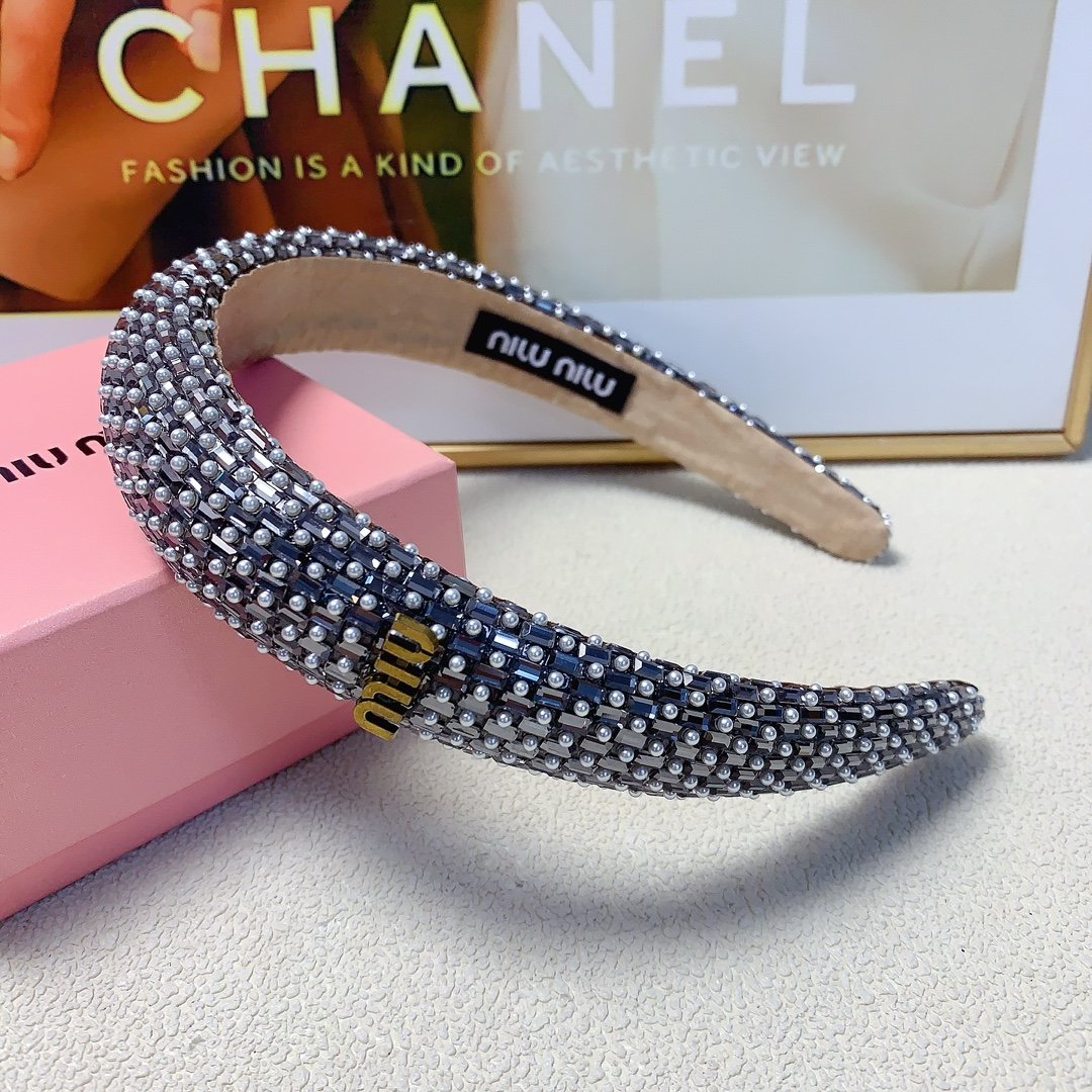 NO:283125,45 miumiu miumiu hairband new pearl logo hairband temperament versatile little fairy must-have item Treasure model closed eyes recommended (single) hairpins, hairpins, miumiu, hairpins1986090945 miumiu缪缪 miumiu发箍 新款珍珠logo发箍 气质百搭小仙女必入单品 宝藏款 闭眼入推荐款（单个）发夹,发夹,miumiu,hairpins,accessory