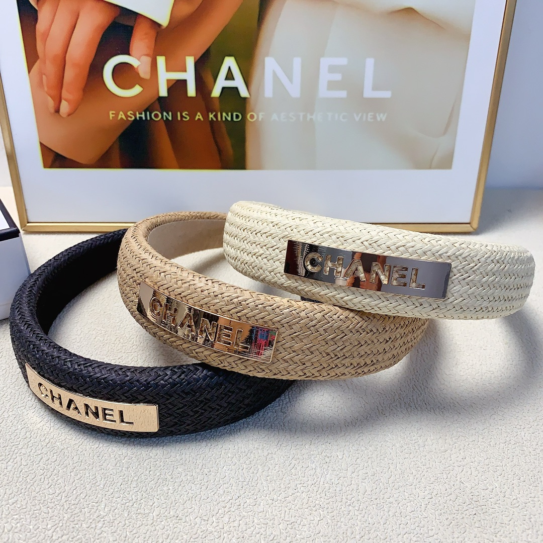 NO:283133,45 Chanel Xiaoxiang Chanel hairband woven Lafite titanium steel hollow logo simple hairband A must-have artifact for summer temperament and versatile little fairy must-have item Treasure model Close eyes recommended (single) hairpins, hairpins, chanel, hairpins1986090945 chanel小香 chanel发箍 编织拉菲草钛钢镂空logo简约发箍 夏日必备神器气质百搭小仙女必入单品 宝藏款 闭眼入推荐款（单个）发夹,发夹,chanel,hairpins,accessory