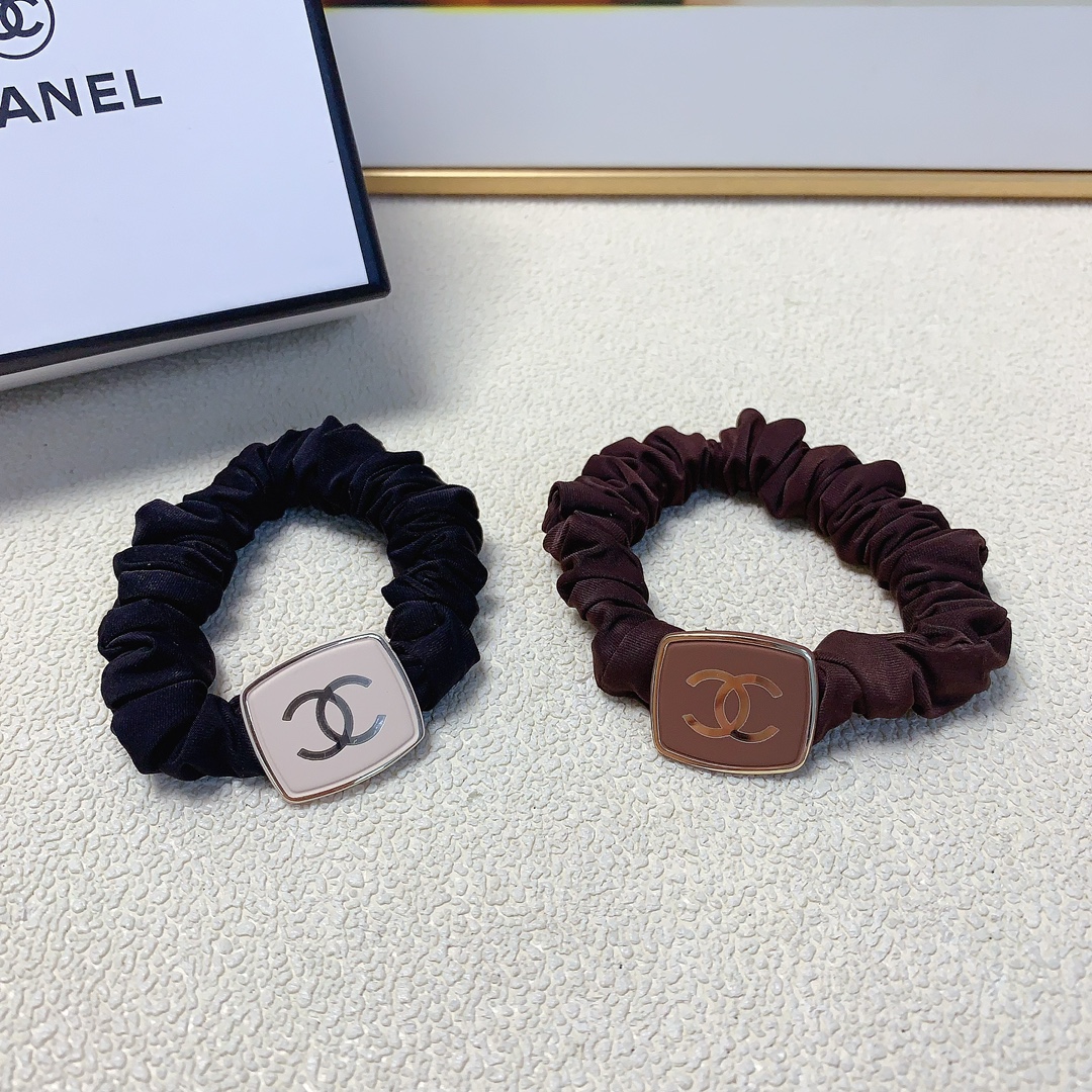 NO:283147,35 Chanel Xiaoxiang Chanel rubber band New logo rubber band hair ring Daily exquisite items All-matched styles must-have items for fairy Treasure style Recommended styles for closed eyes (single hairpins, hairpins, chanel, hairpins1986090935 Chanel小香 Chanel皮筋 新款logo皮筋发圈 日常精致小单品 气质百搭小仙女必入单品 宝藏款 闭眼入推荐款（单个发夹,发夹,chanel,hairpins,accessory