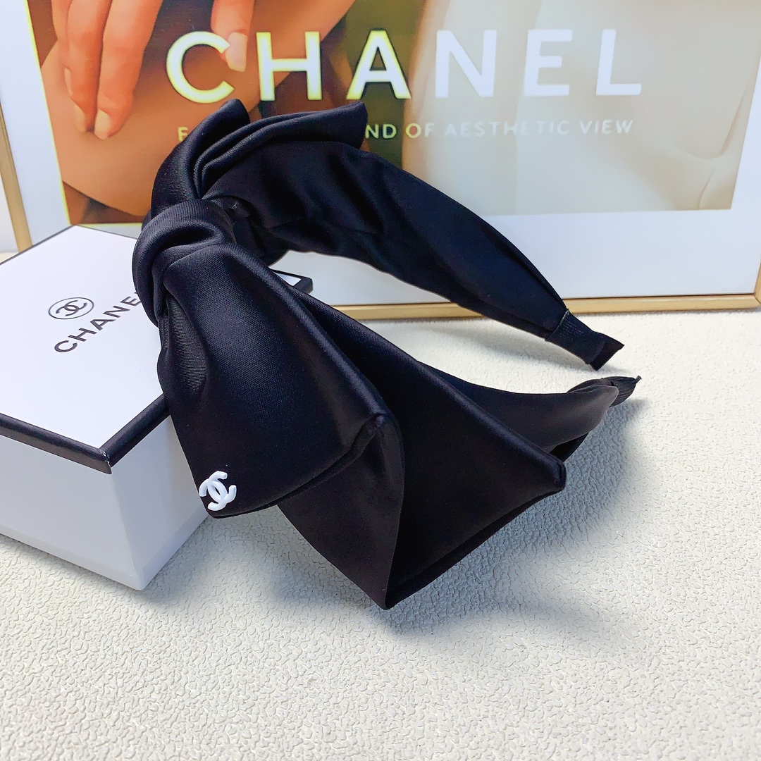 NO:283357,45 Chanel Xiaoxiang Chanel headband New bow logo headband European and American style versatile daily exquisite items Little fairy must-have items Treasure style Close eyes recommended (single) hairpins, hairpins, chanel, hairpins1986090945 chanel小香 chanel发箍 新款蝴蝶结logo发箍欧美风气质百搭 日常精致小单品 小仙女必入单品 宝藏款 闭眼入推荐款（单个）发夹,发夹,chanel,hairpins,accessory