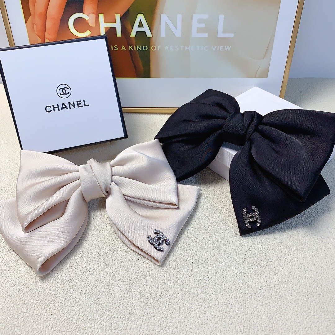 NO:283373,50 Chanel Xiaoxiang Chanel Hairpins, Satin bow, Rhinestone logo Hairpins, Spring clips, Daily exquisite items, Temperament, versatile little fairy must-have items, full of celebrity style~treasure style, closed eyes and recommended style (single) hairpins, hairpins, chanel, silk fabric, hairpins1986090950 chanel小香 chanel发夹 绸缎蝴蝶结水钻logo发夹弹簧夹 日常精致小单品 气质百搭小仙女必入单品 名媛风十足～宝藏款 闭眼入推荐款（单个）发夹,发夹,chanel,silk fabric,hairpins,accessory