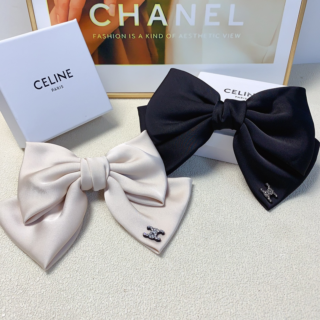 NO:283334,50 celine Arc de Triomphe hairpin, satin bow rhinestone logo hairpin spring clip, daily exquisite items, temperament and versatile little fairy must-have items, full of celebrity style~treasure style, closed eyes recommended (single) hairpin, hairpin, celine, celine, silk fabric, hairpins1986090950 celine赛琳 凯旋门发夹 绸缎蝴蝶结水钻logo发夹弹簧夹 日常精致小单品 气质百搭小仙女必入单品 名媛风十足～宝藏款 闭眼入推荐款（单个）发夹,发夹,celine,celine,silk fabric,hairpins,accessory