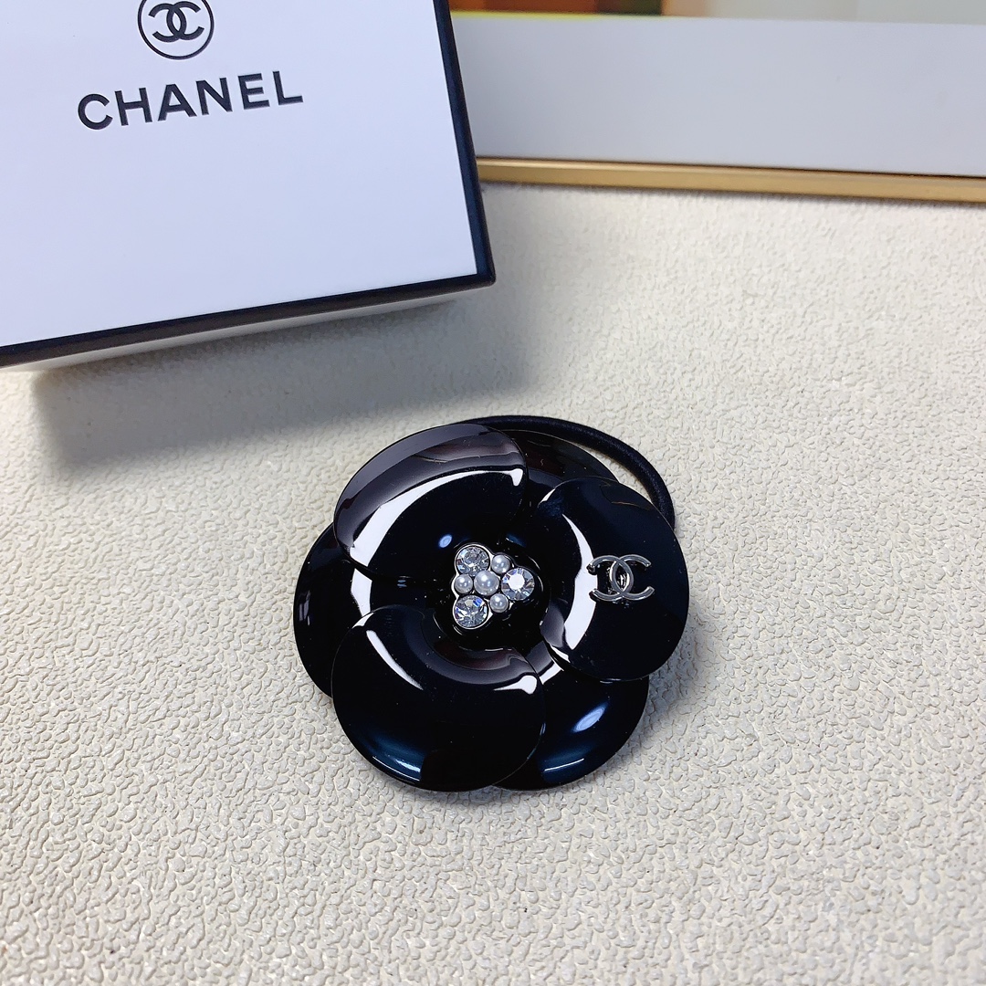 NO:283382,40 Chanel Xiaoxiang Chanel rubber band Camellia acetate logo rubber band hair ring Daily exquisite items All-matched temperament and versatile little fairy must-have items Treasure style Close eyes recommended (single) hairpins, hairpins, chanel, hairpins1986090940 Chanel小香 Chanel皮筋 醋酸山茶花logo皮筋发圈 日常精致小单品 气质百搭小仙女必入单品 宝藏款 闭眼入推荐款（单个）发夹,发夹,chanel,hairpins,accessory