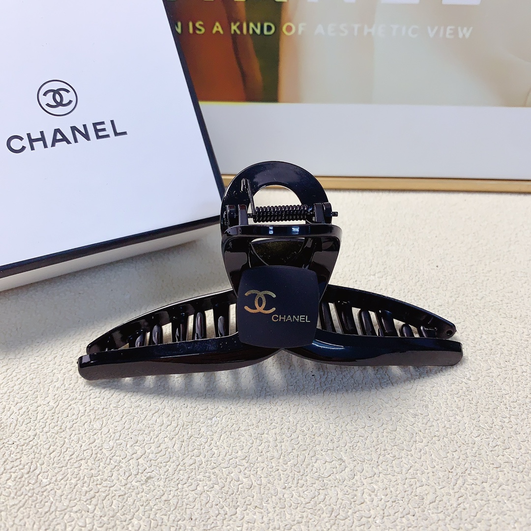 NO:283694,40 Chanel Xiaoxiang Chanel Hairpins New logo clips Temperament versatile daily exquisite items Little fairy must-have items Treasure style Closed eyes recommended (single hairband box) Hairpins, hairpins, chanel, hairpins1986090940 chanel小香 chanel发夹 新款logo抓夹 气质百搭 日常精致小单品 小仙女必入单品 宝藏款 闭眼入推荐款（单个配发箍盒）发夹,发夹,chanel,hairpins,accessory