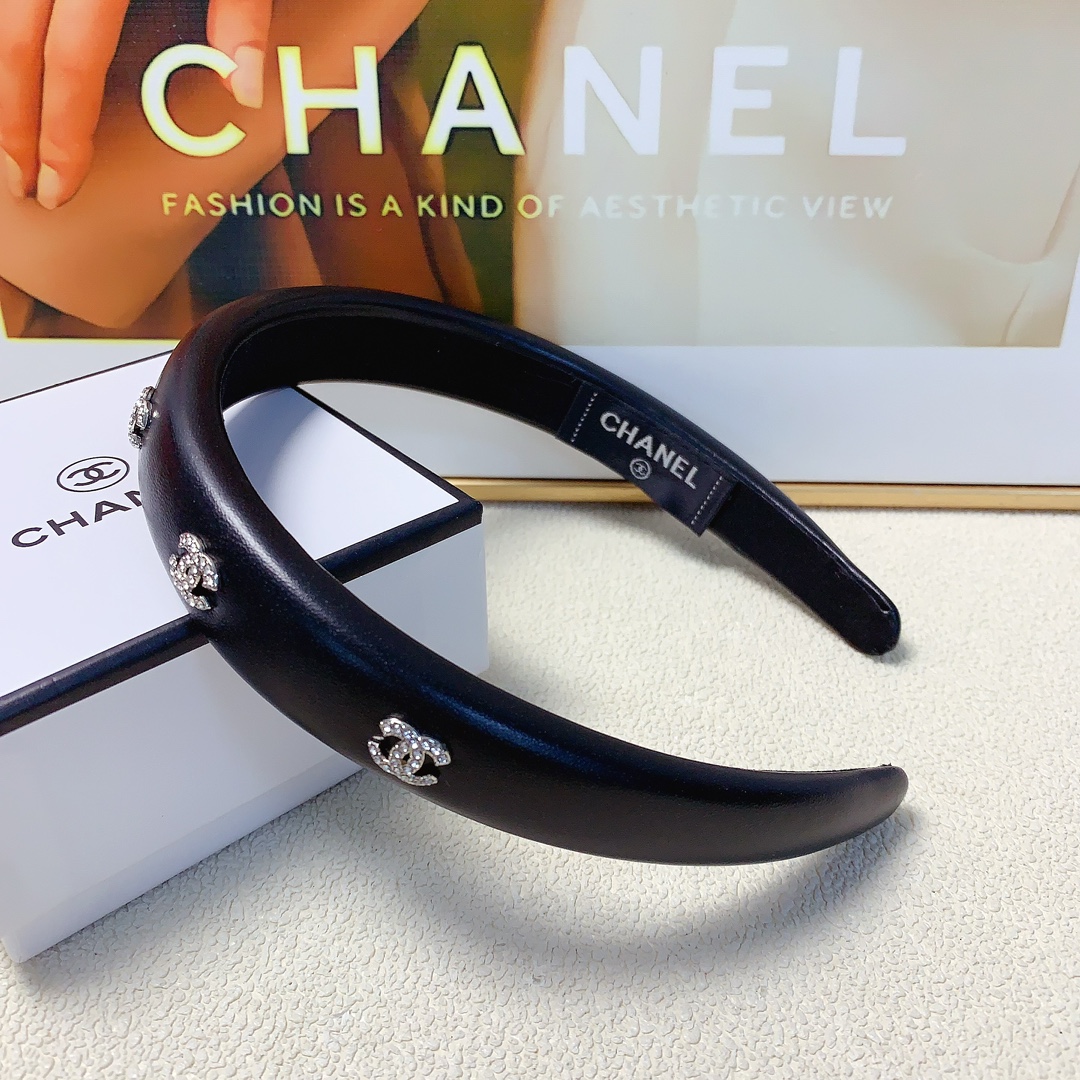 NO:283690,55 Chanel Xiaoxiang Chanel hairband Narrow version of sheepskin logo simple hairband Temperament versatile little fairy must-have item Treasure model Closed eyes recommended (single hairpin, hairpin, chanel, sheepskin, hairpins1986090955 chanel小香 chanel发箍 窄版羊皮logo简约发箍 气质百搭小仙女必入单品 宝藏款 闭眼入推荐款（单个发夹,发夹,chanel,sheepskin,hairpins,accessory