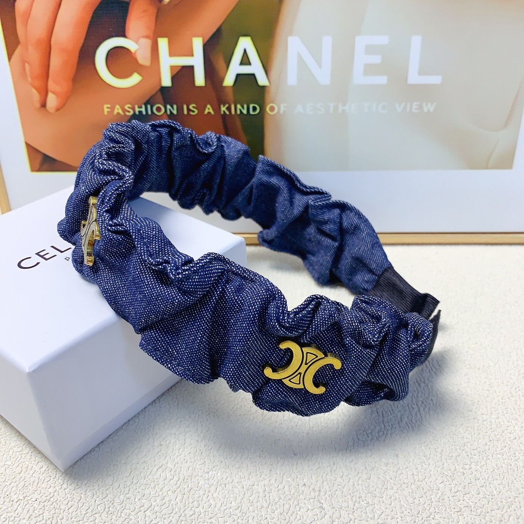 NO:283662,50 celine Celine Arc de Triomphe headband denim pleated retro logo headband simple and big brand daily exquisite small items, temperament and versatile little fairy must-have items, full of celebrity style ~ treasure style, recommended style closed eyes (single hairpins, hairpins, celine, celine, hairpins1986090950 celine赛琳 凯旋门发箍 牛仔褶皱复古logo发箍 简约大牌日常精致小单品 气质百搭小仙女必入单品 名媛风十足～宝藏款 闭眼入推荐款（单个发夹,发夹,celine,celine,hairpins,accessory