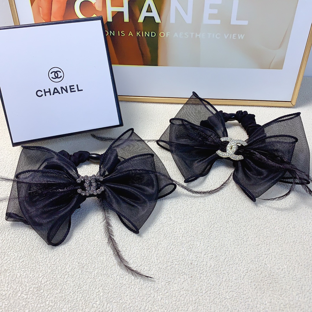 NO:283680,35 Chanel Xiaoxiang Chanel rubber band Organya bow logo rubber band hair ring Daily exquisite items All-match temperament and versatile little fairy must-have items Treasure style Close eyes recommended (single) hairpins, hairpins, chanel, hairpins1986090935 Chanel小香 Chanel皮筋 欧根纱蝴蝶结logo皮筋发圈 日常精致小单品 气质百搭小仙女必入单品 宝藏款 闭眼入推荐款（单个）发夹,发夹,chanel,hairpins,accessory