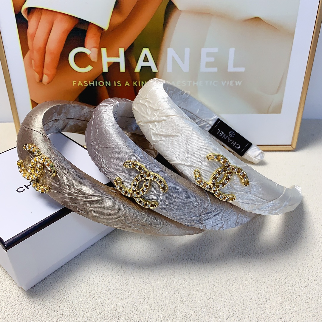 NO:283902,45 Chane Xiaoxiang Chanel hairband New logo light luxury style hairband temperament versatile little fairy must-enter single product full of celebrity style ~ treasure style closed eyes recommended (single) hairpins, hairpins, chanel, hairpins1986090945 chane小香 chanel发箍 新款logo轻奢风发箍气质百搭小仙女必入单品名媛风十足～宝藏款 闭眼入推荐款（单个）发夹,发夹,chanel,hairpins,accessory
