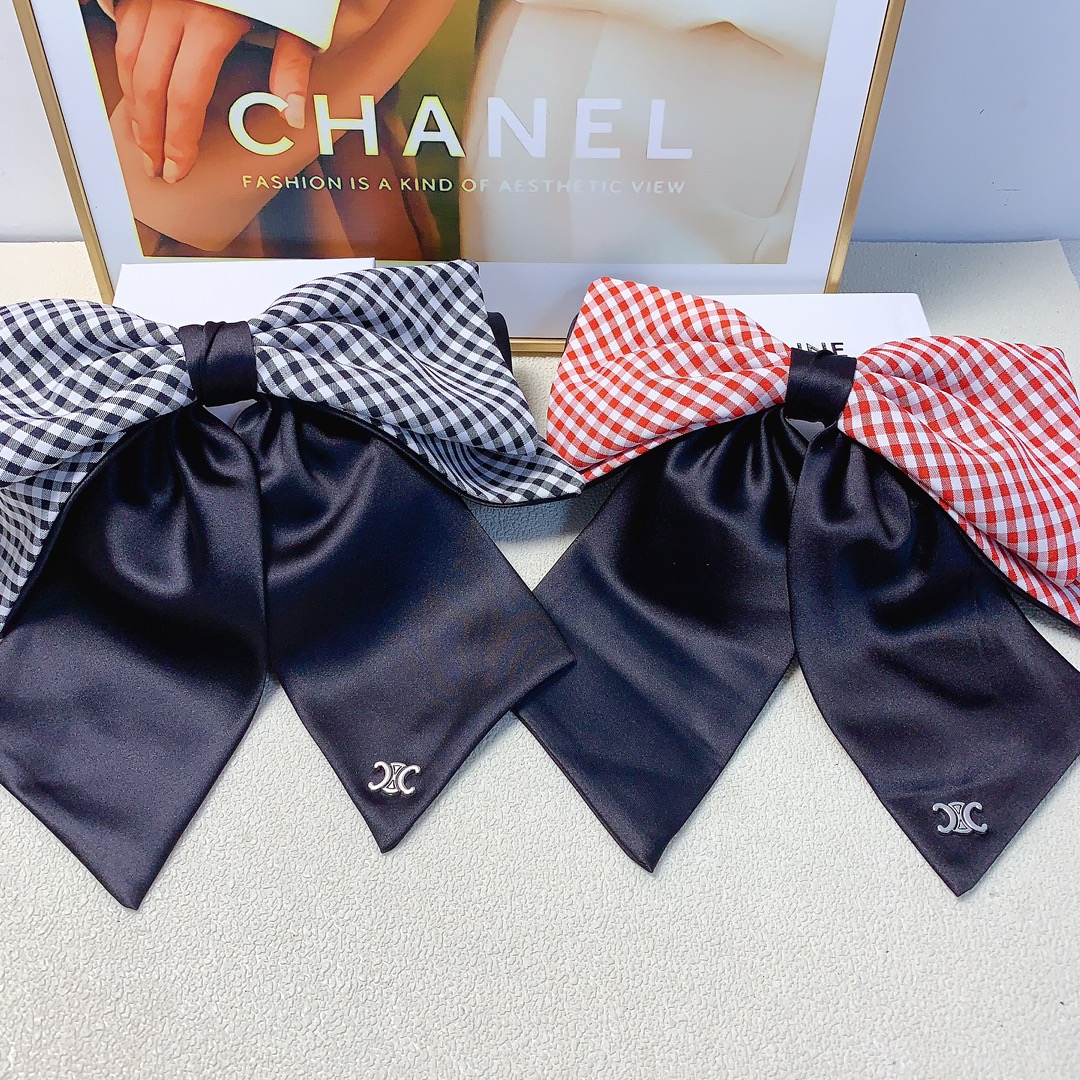 NO:284265,50 celine Arc de Triomphe hairpin plaid bow logo hairpin spring clip daily exquisite items, temperament versatile little fairy must-have items, full of celebrity style ~ treasure style, closed eyes recommended (single) hairpin, hairpin, celine, celine, hairpins1986090950 celine赛琳 凯旋门发夹 格子蝴蝶结logo发夹弹簧夹 日常精致小单品 气质百搭小仙女必入单品 名媛风十足～宝藏款 闭眼入推荐款（单个）发夹,发夹,celine,celine,hairpins,accessory